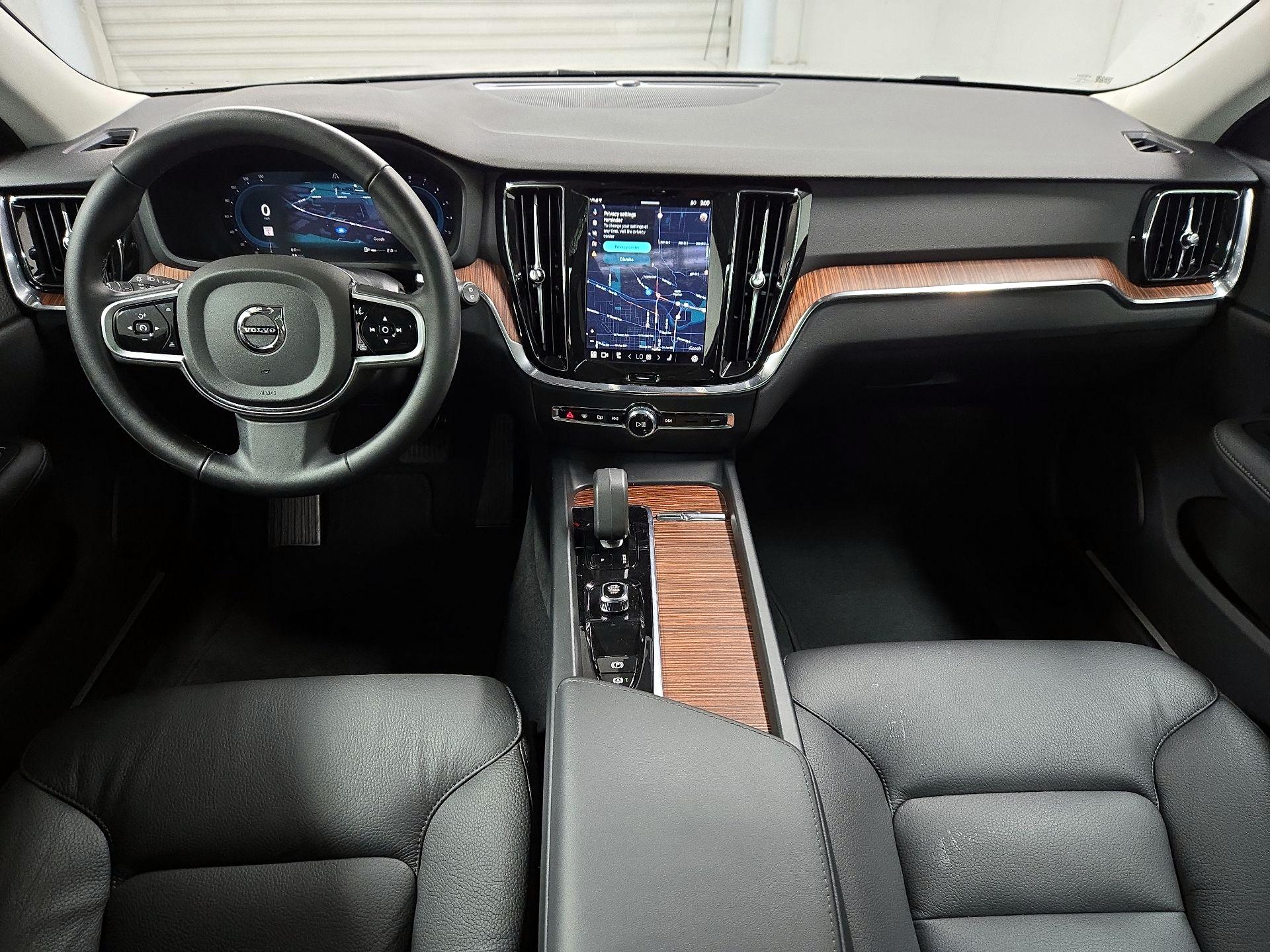 Thumbnail: 2025 Volvo S60 - 9