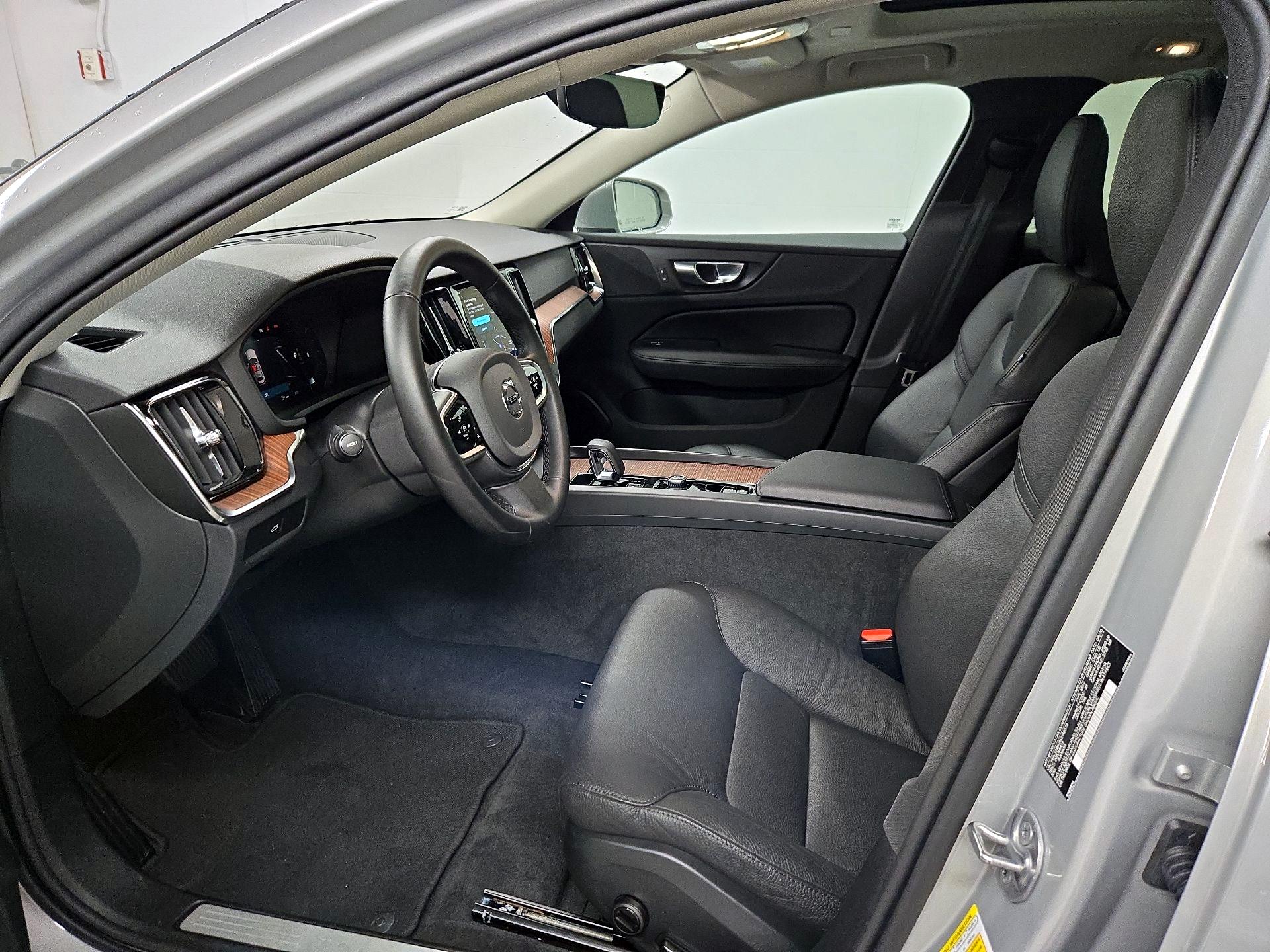 Thumbnail: 2025 Volvo S60 - 11