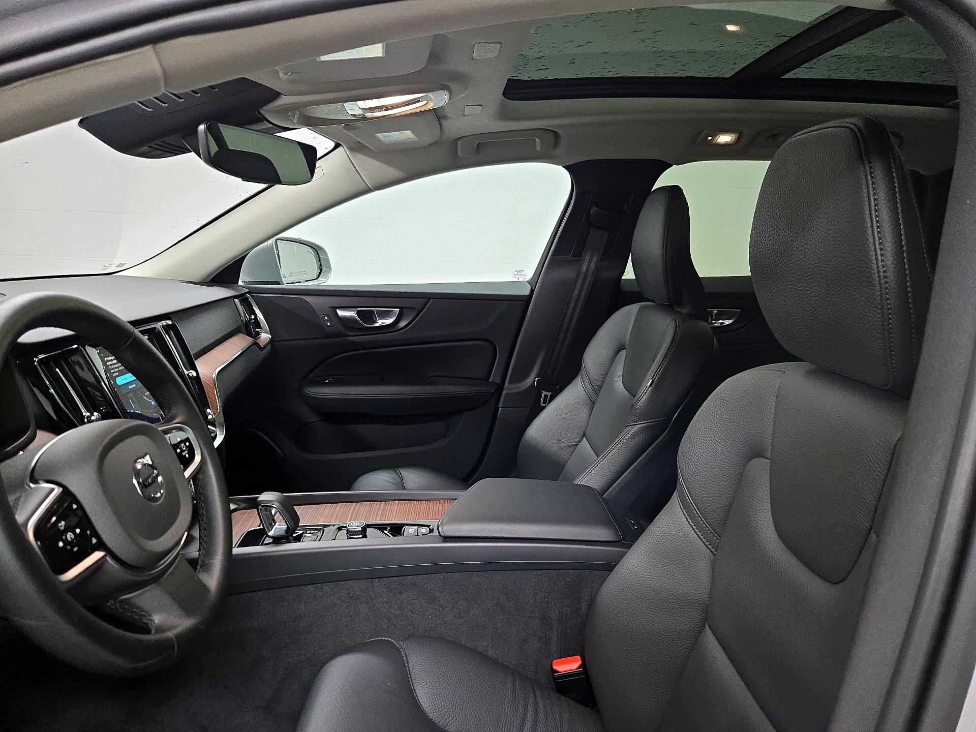 Thumbnail: 2025 Volvo S60 - 20