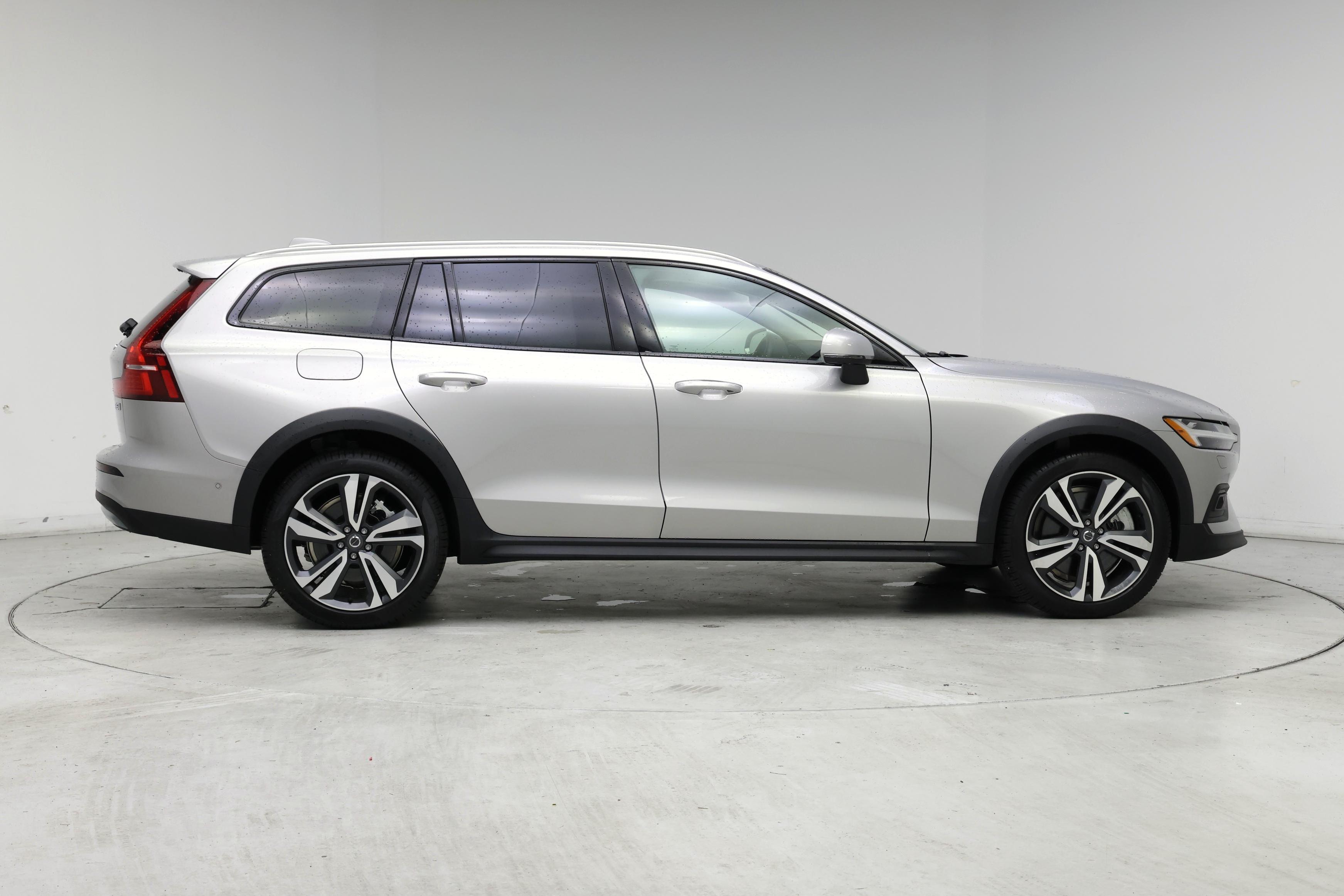 Thumbnail: 2025 Volvo S60 - 7