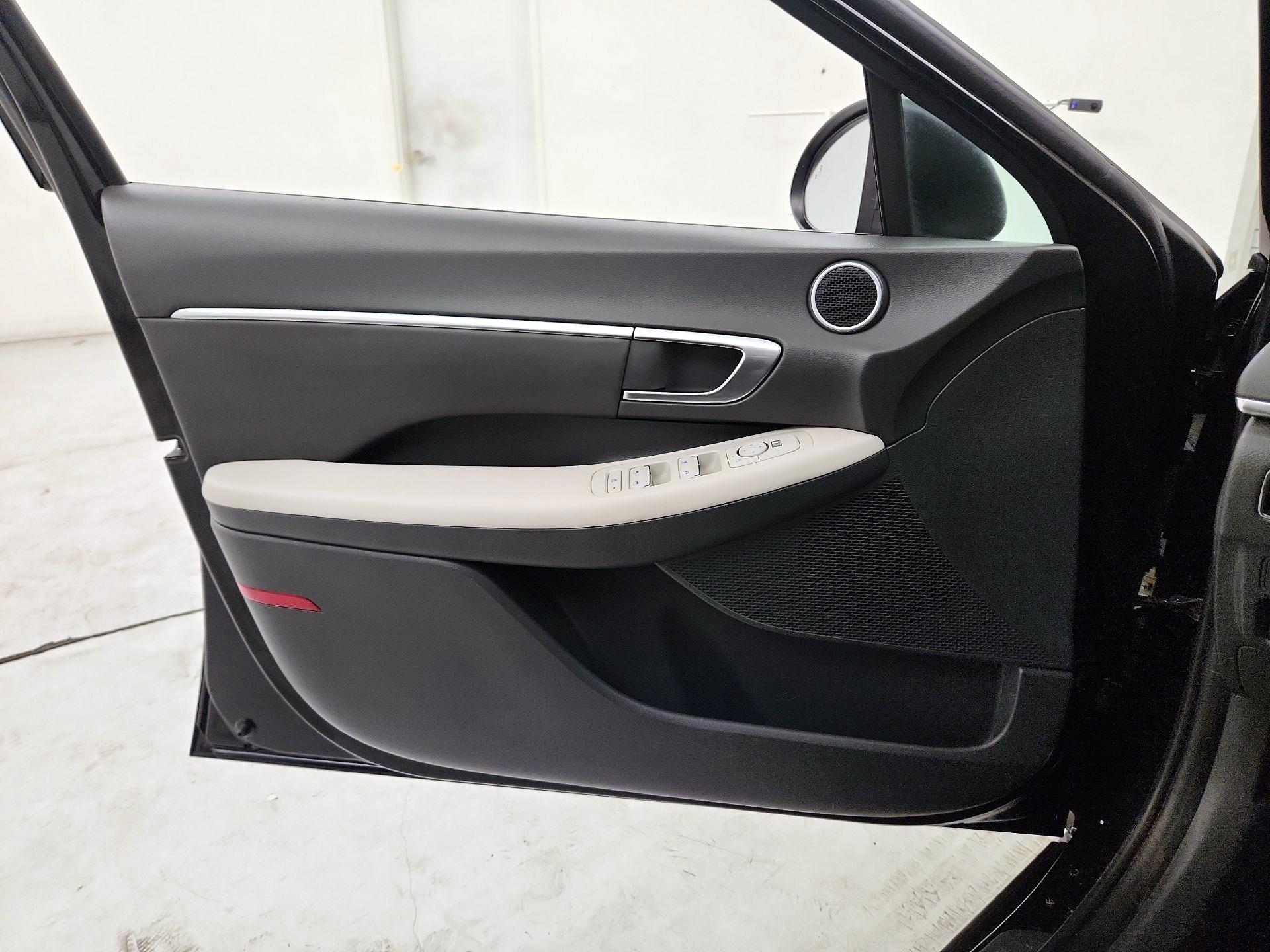 Thumbnail: 2023 Hyundai Sonata - 12
