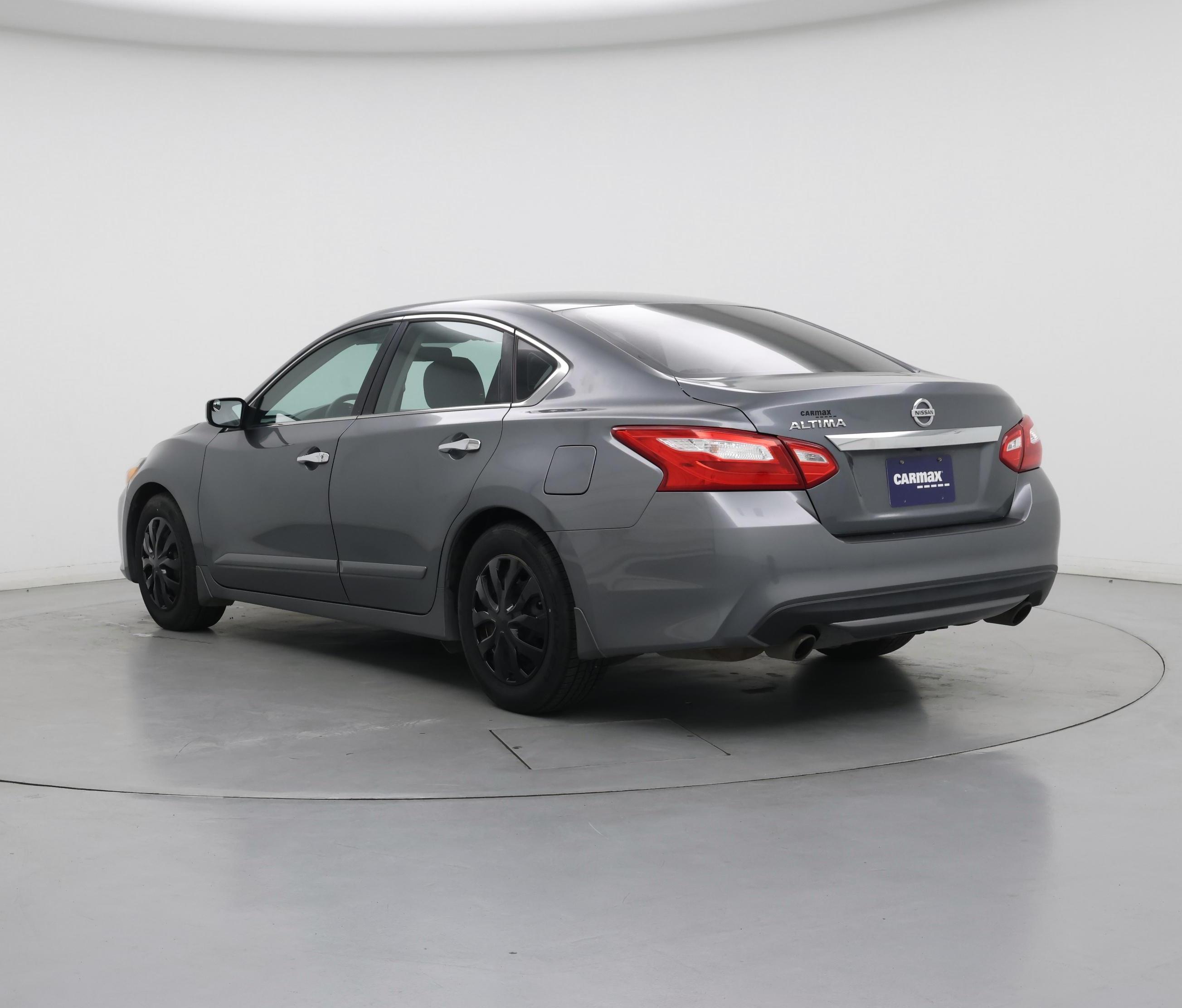 Thumbnail: 2016 Nissan Altima - 2