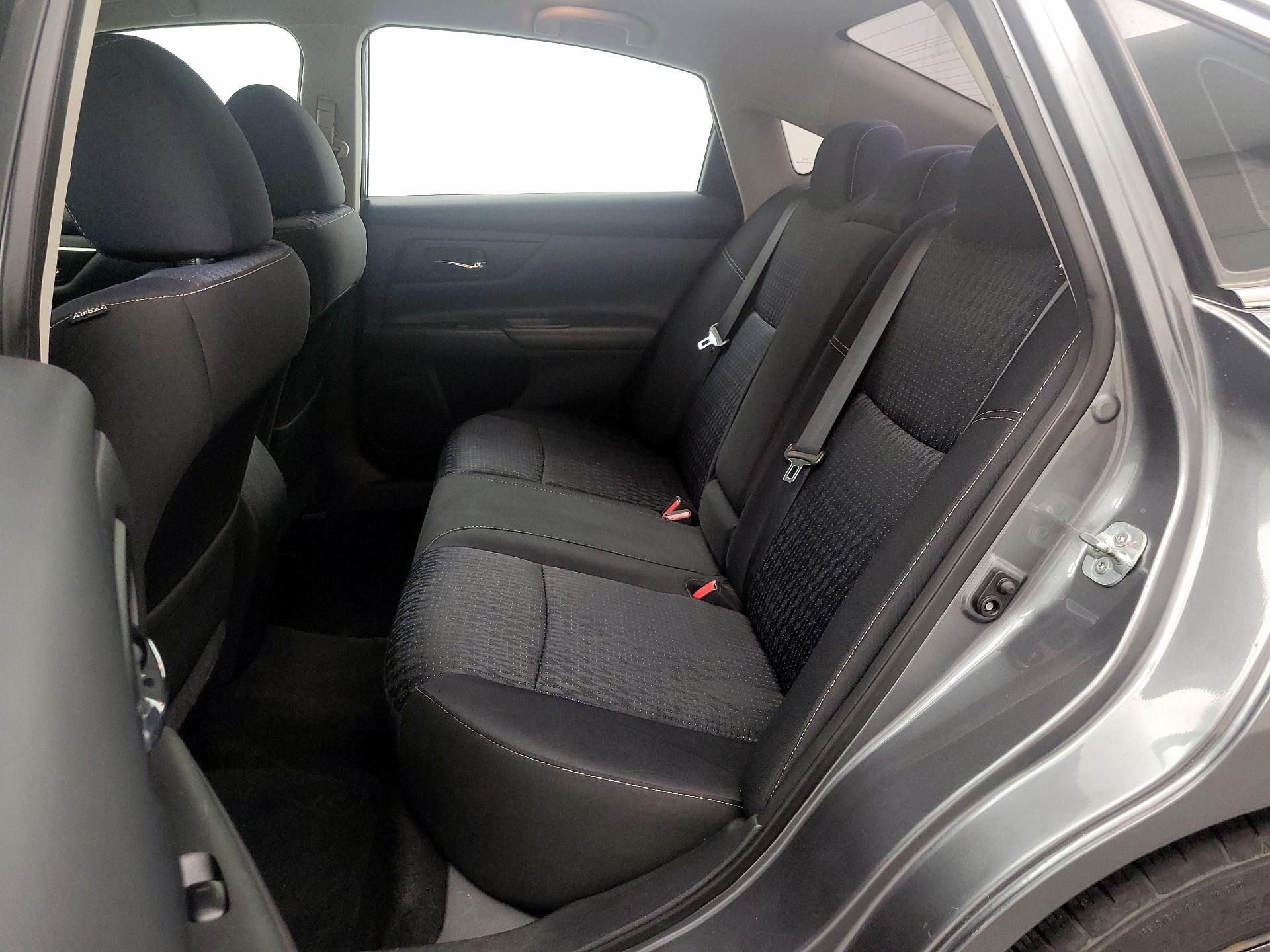 Thumbnail: 2016 Nissan Altima - 19