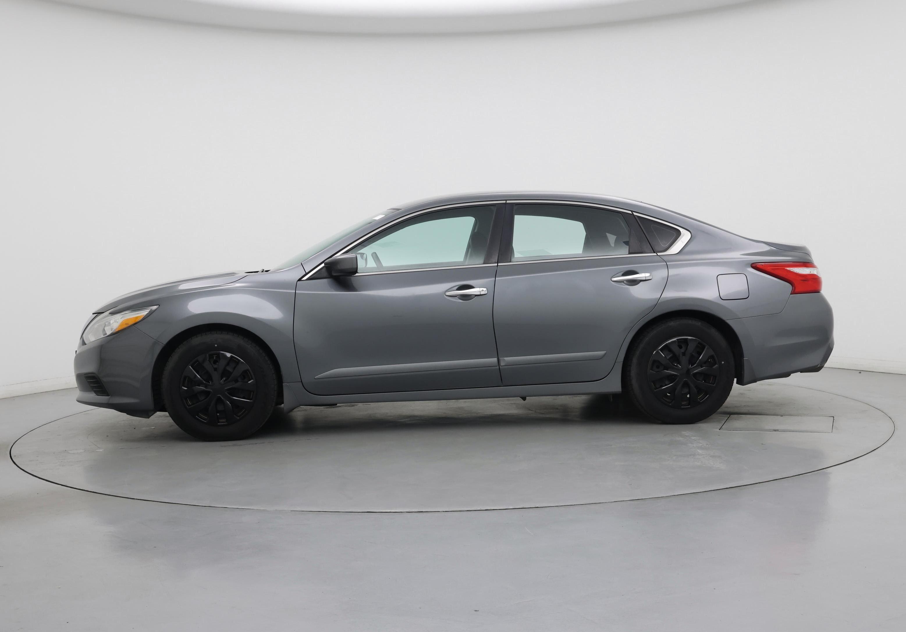 Thumbnail: 2016 Nissan Altima - 3
