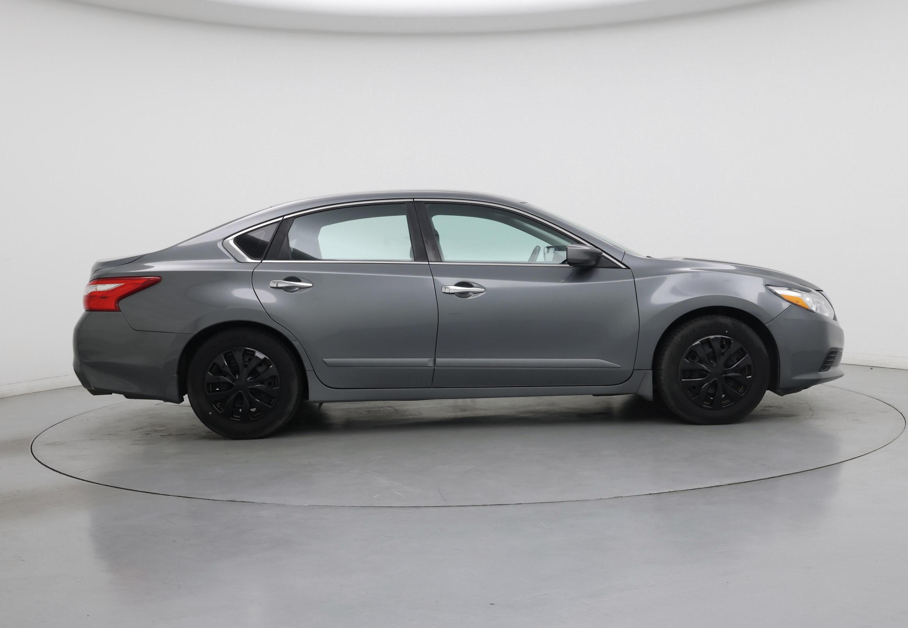 Thumbnail: 2016 Nissan Altima - 7
