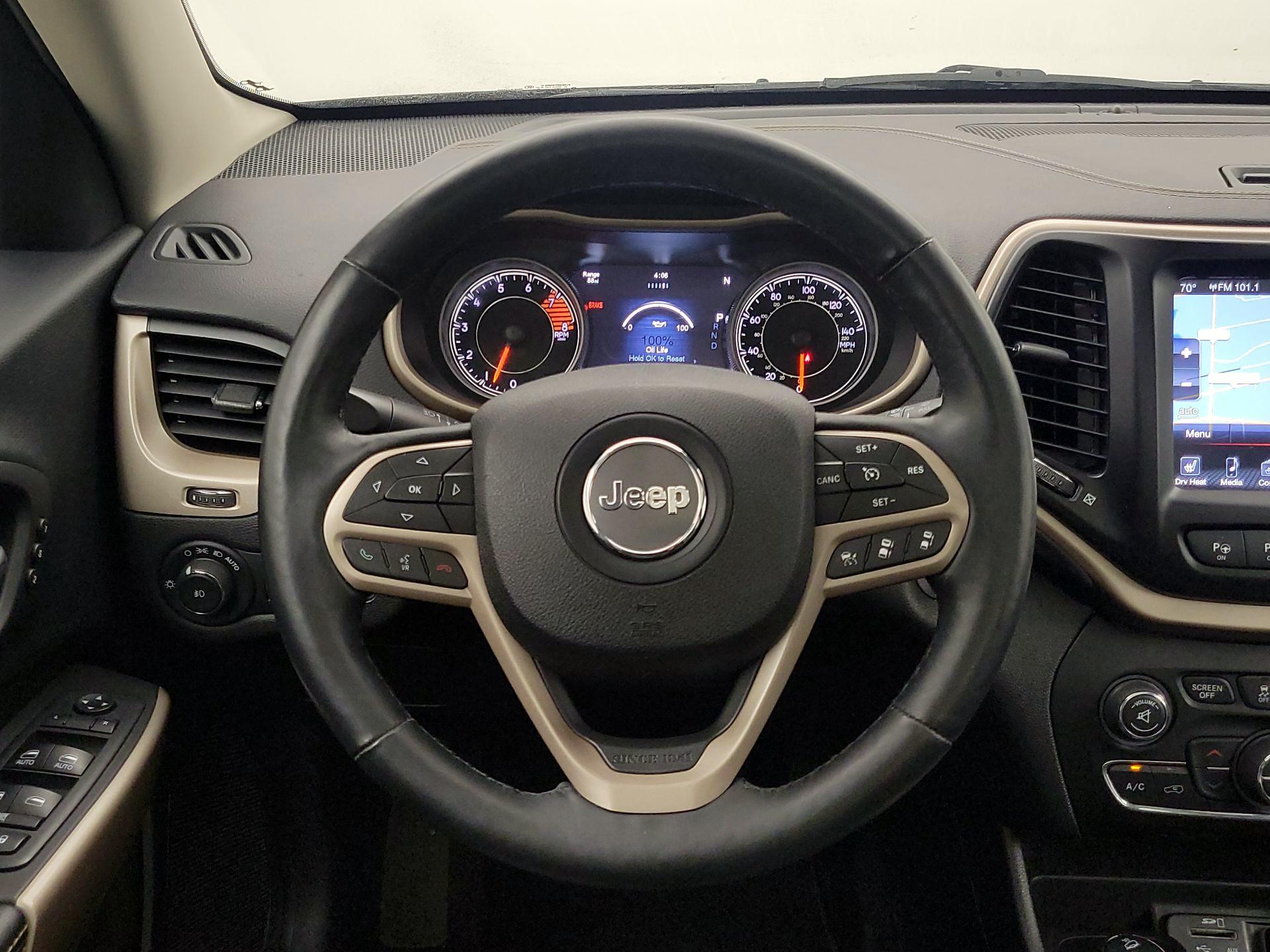 Thumbnail: 2017 Jeep Cherokee - 10