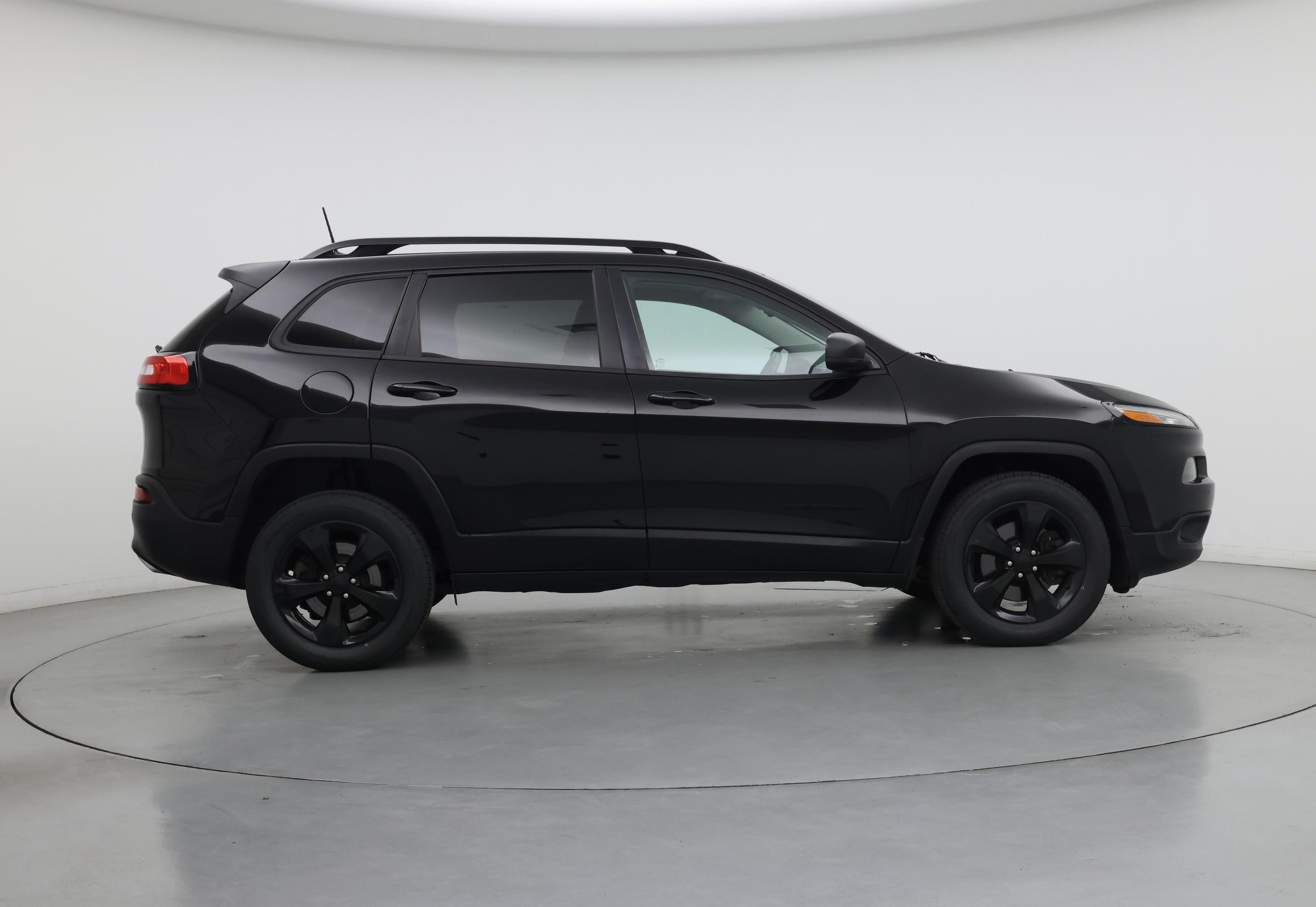 Thumbnail: 2017 Jeep Cherokee - 7