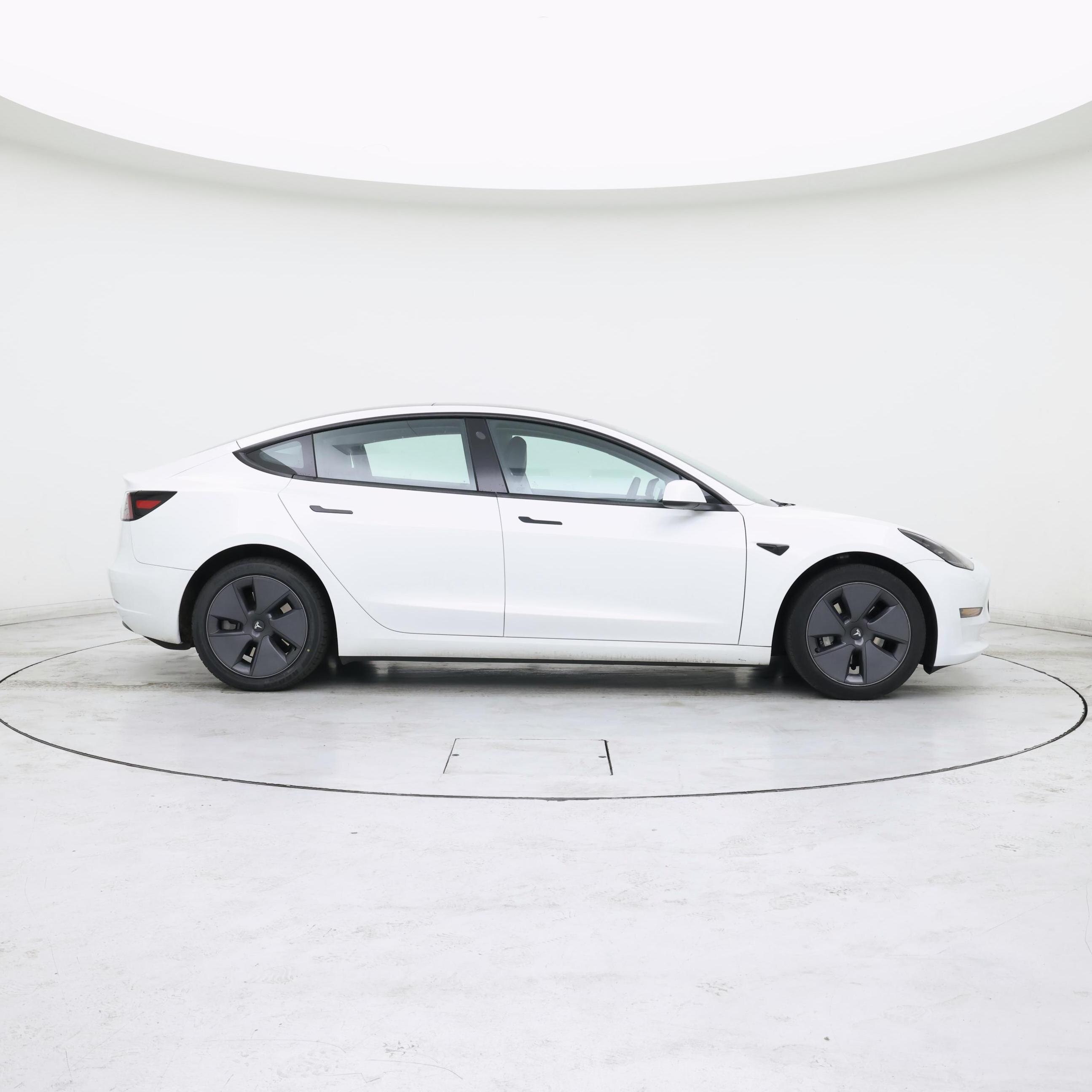 Thumbnail: 2023 Tesla Model 3 - 7