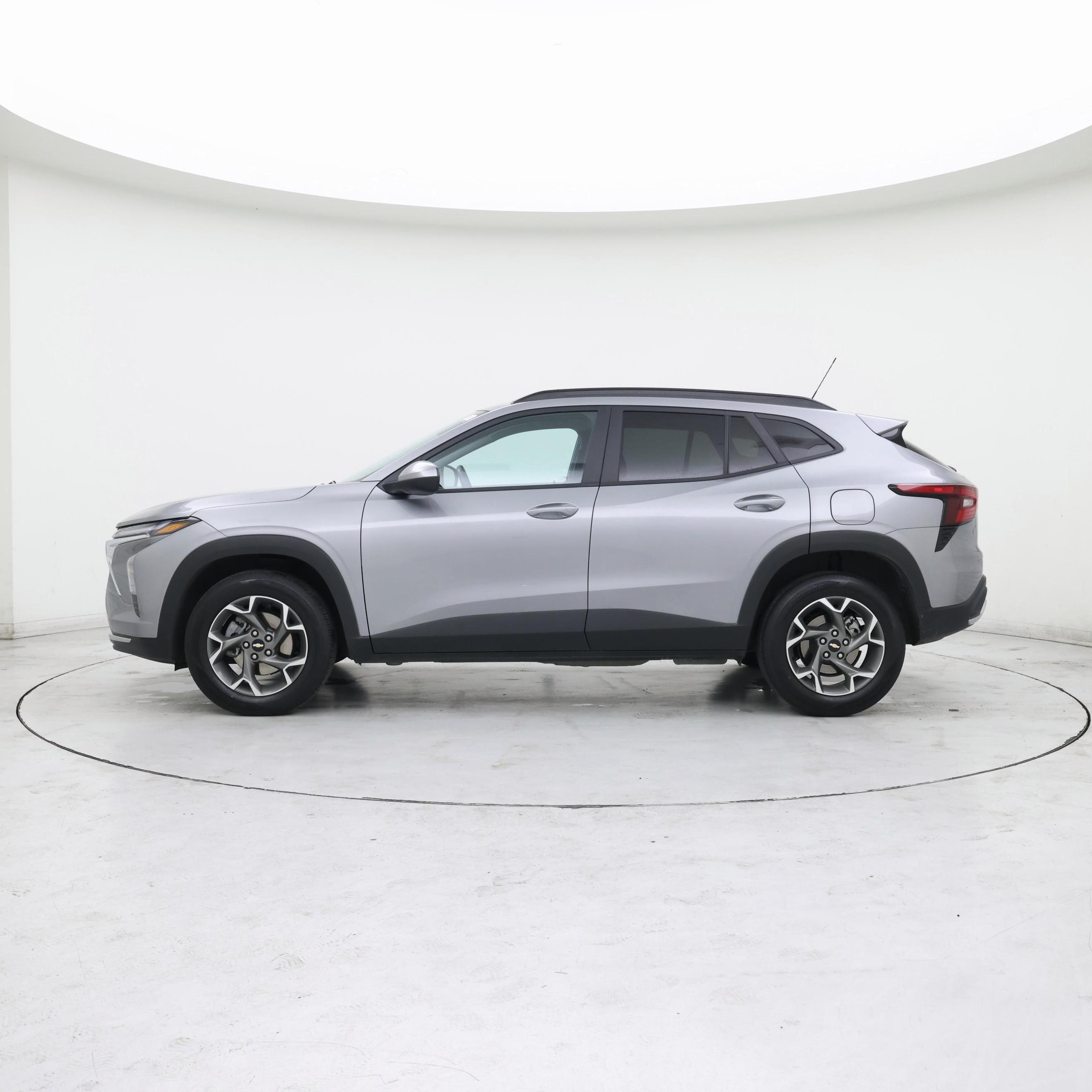 Thumbnail: 2025 Chevrolet Trax - 3