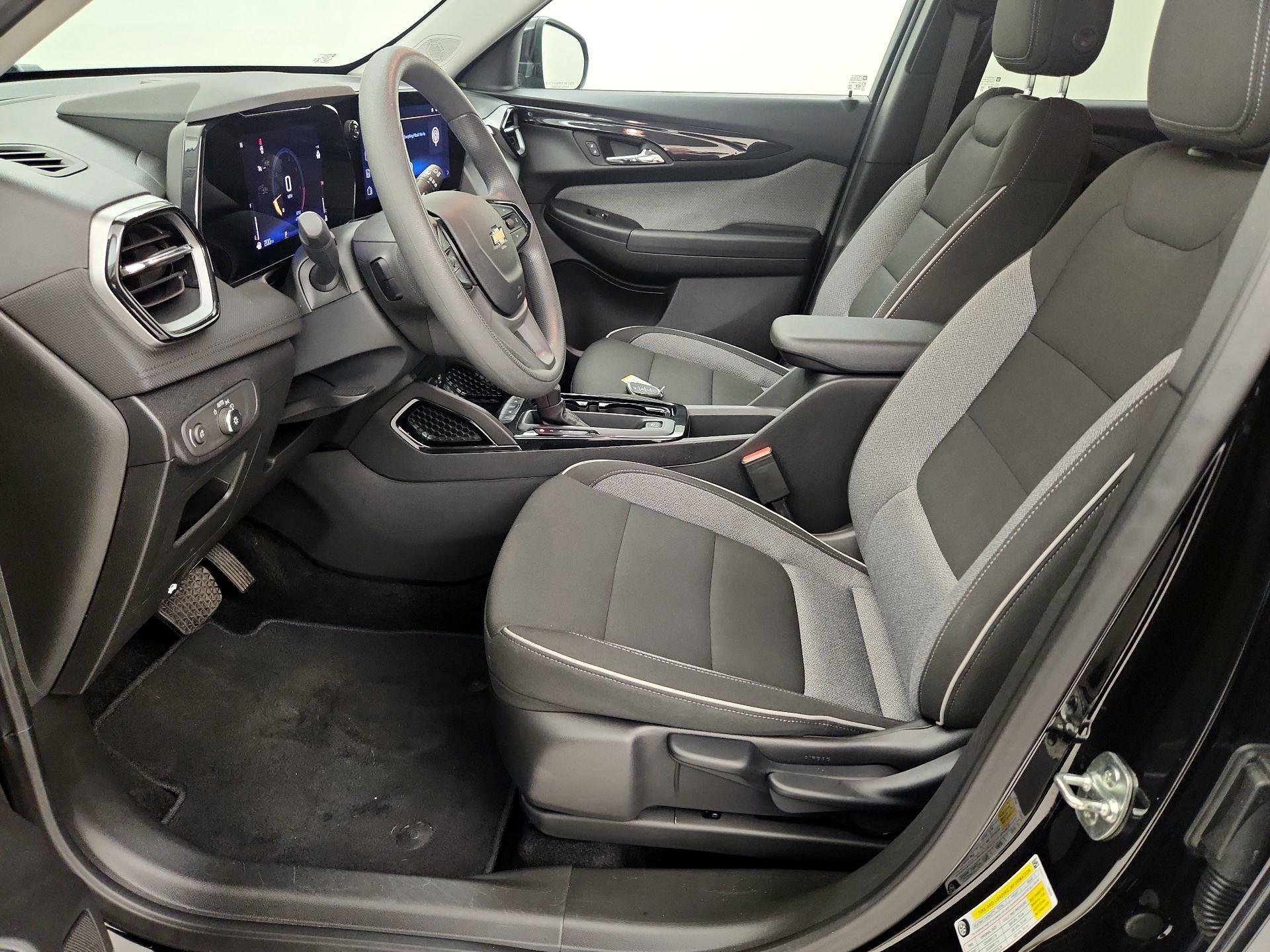 Thumbnail: 2025 Chevrolet TrailBlazer - 11