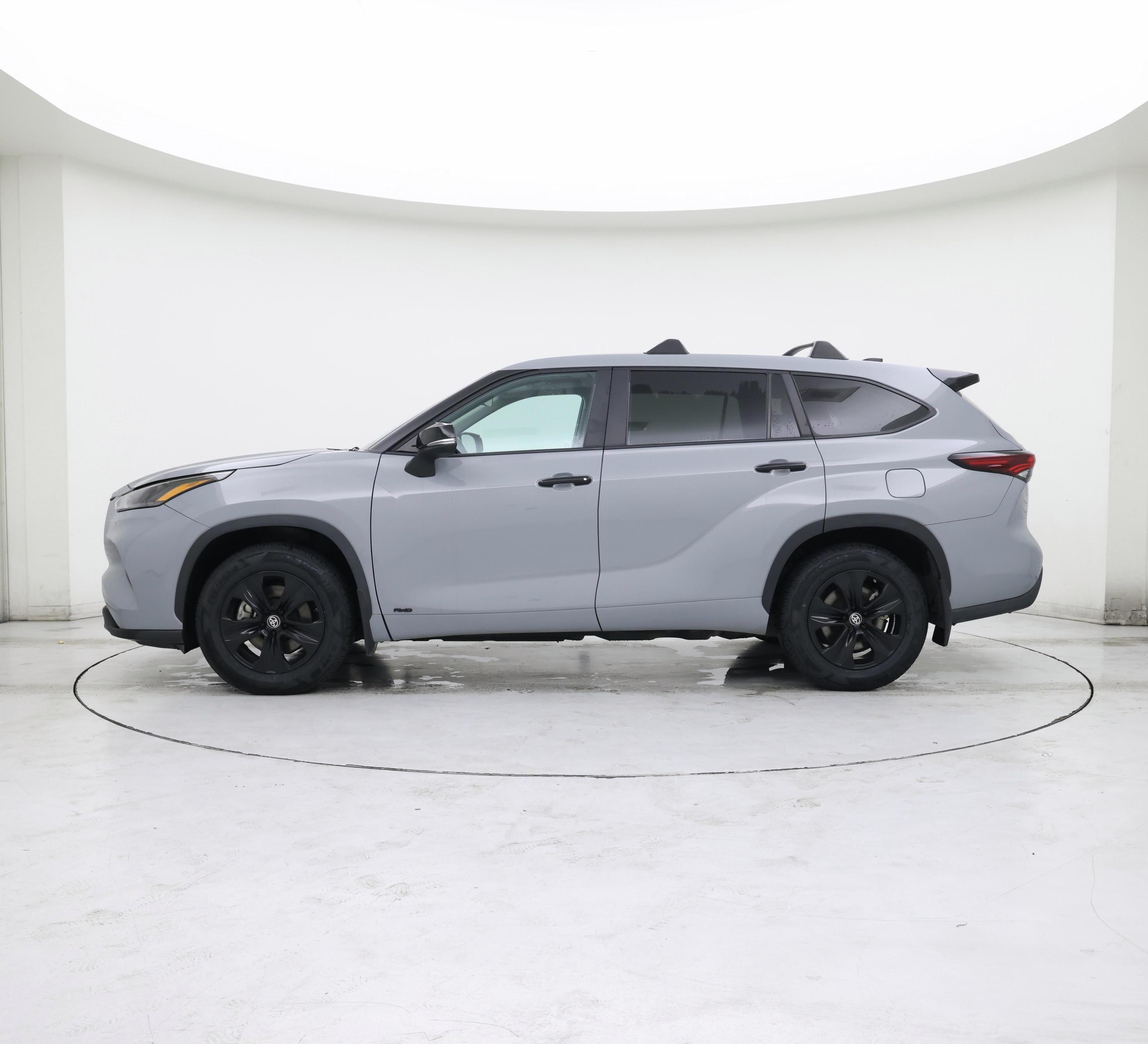 Thumbnail: 2024 Toyota Highlander - 3