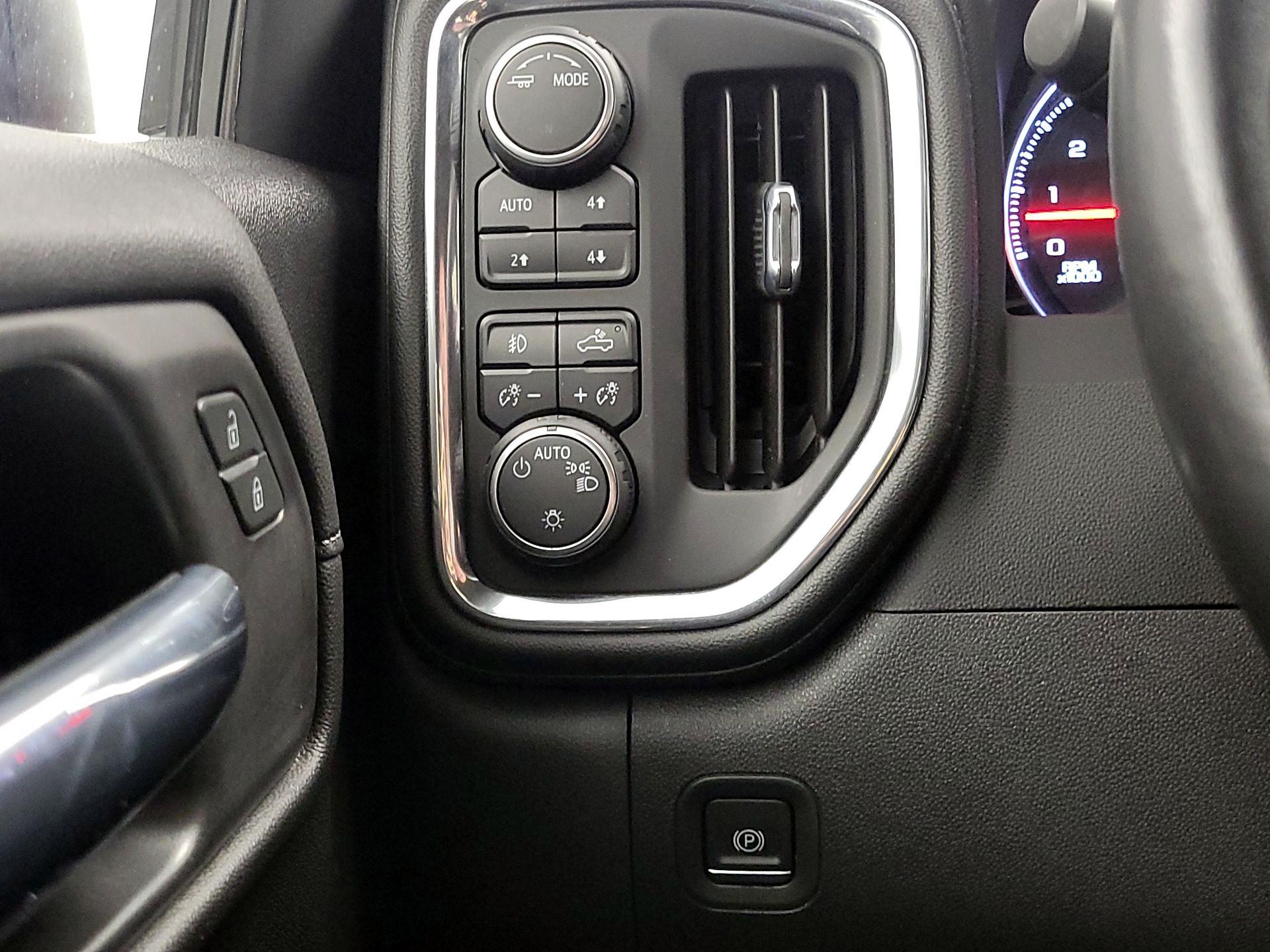 Thumbnail: 2021 Chevrolet Silverado 1500 - 13
