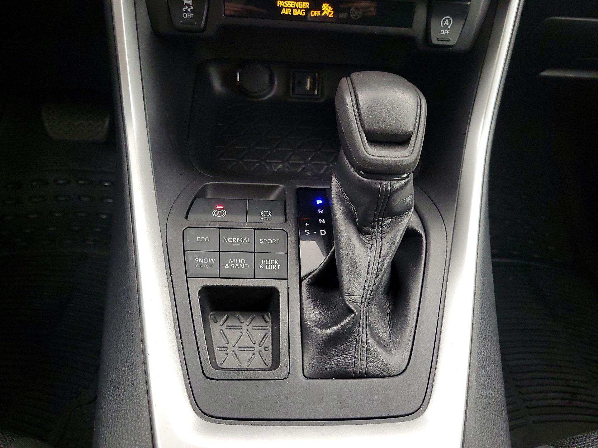 Thumbnail: 2019 Toyota RAV4 - 18