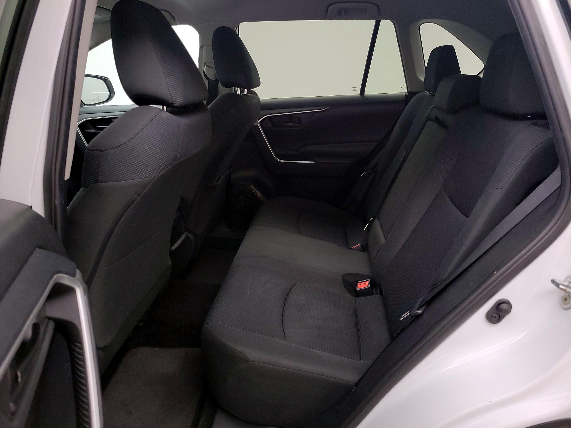Thumbnail: 2019 Toyota RAV4 - 20