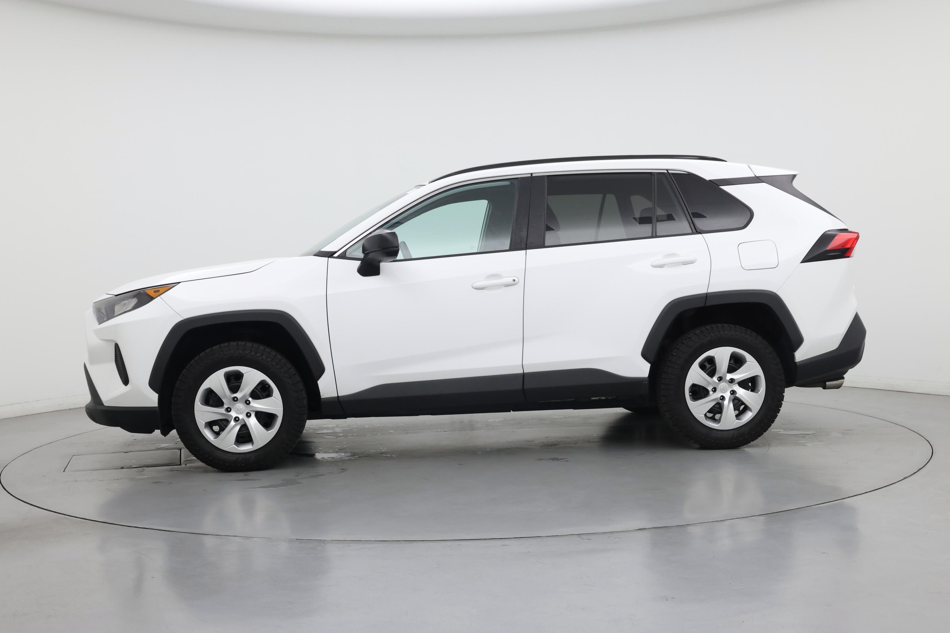 Thumbnail: 2019 Toyota RAV4 - 3