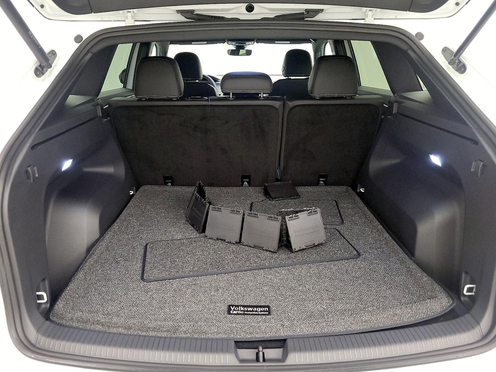 2025 Volkswagen Atlas Cross Sport SE - Photo 22