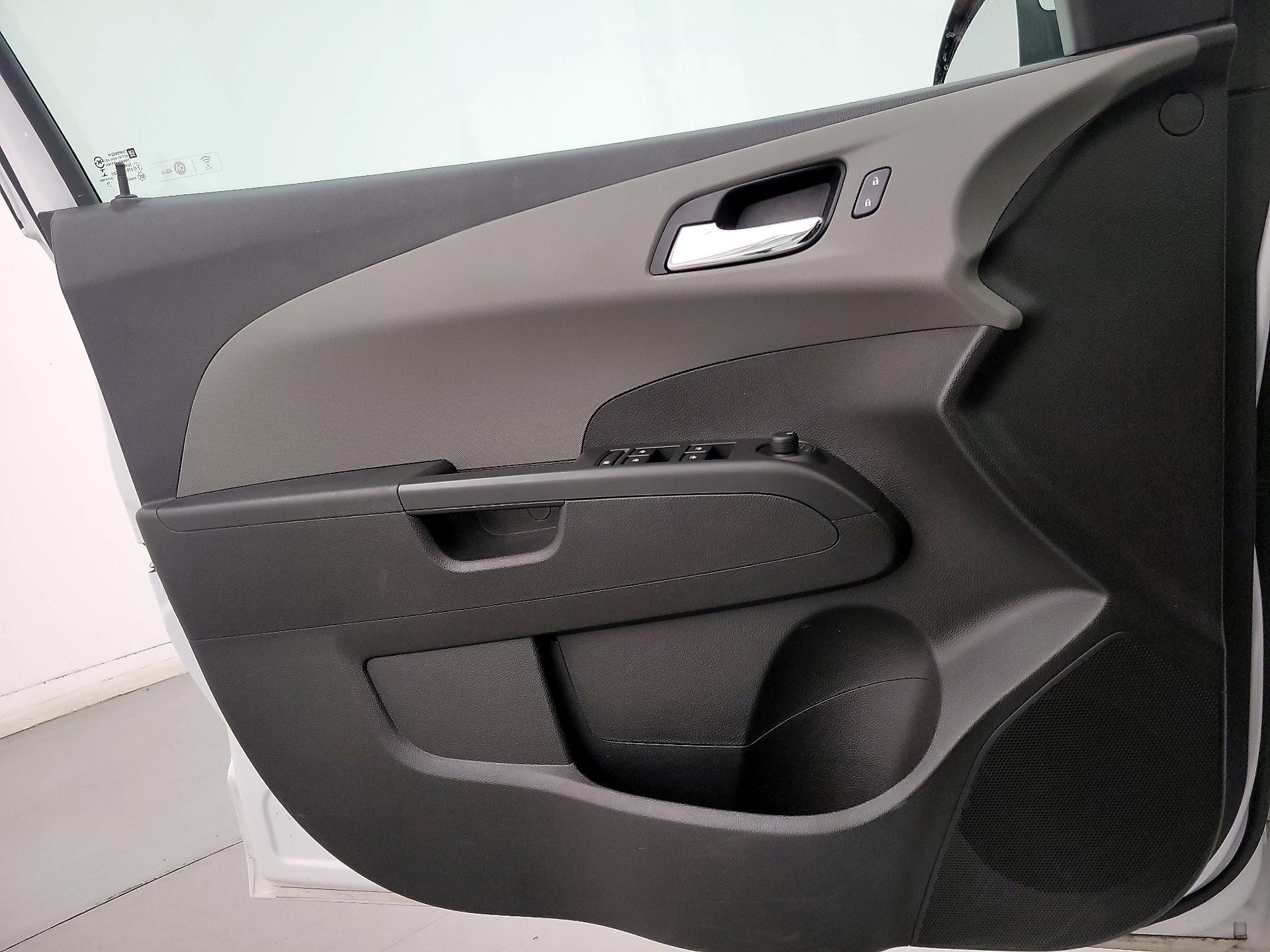 Thumbnail: 2017 Chevrolet Sonic - 12
