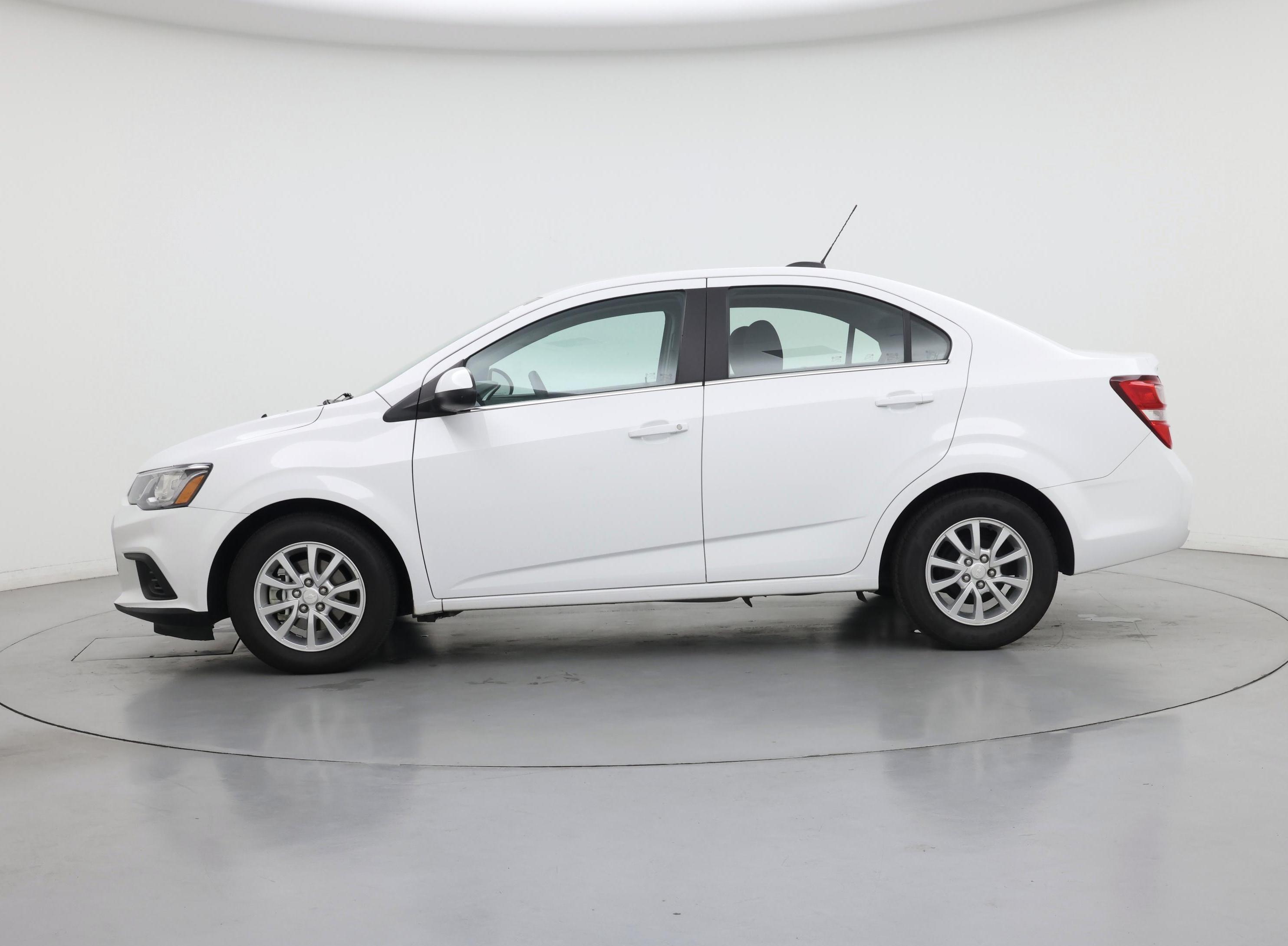 Thumbnail: 2017 Chevrolet Sonic - 3