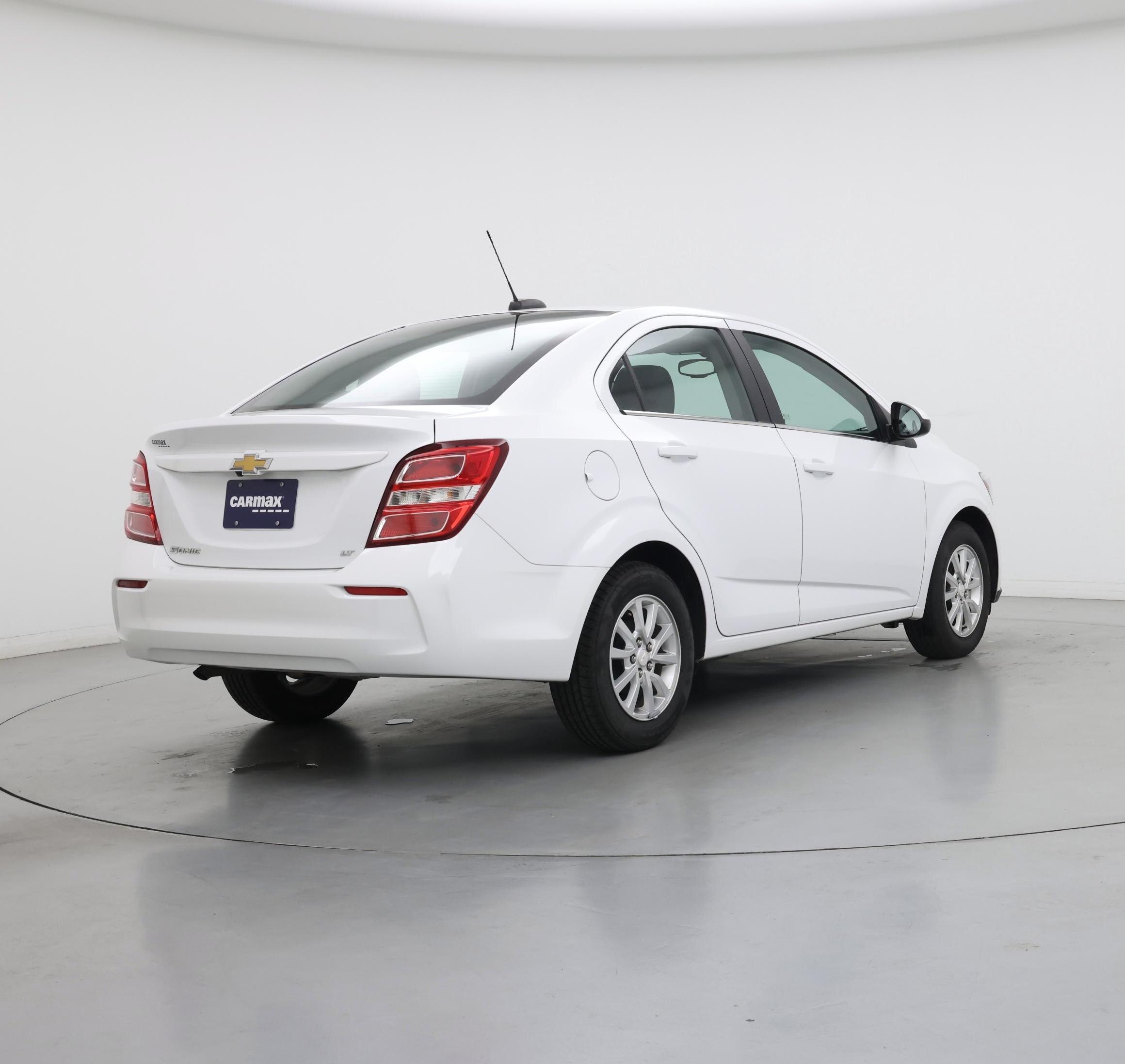 Thumbnail: 2017 Chevrolet Sonic - 8
