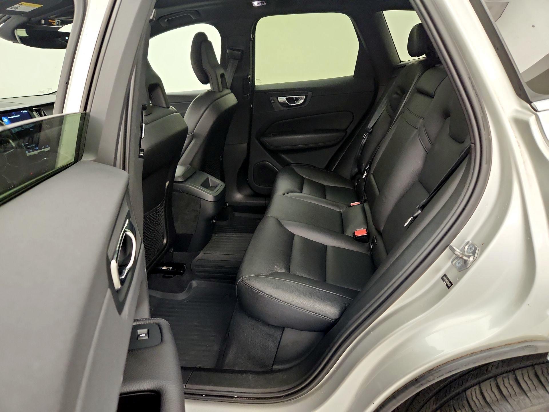 Thumbnail: 2018 Volvo XC60 - 18