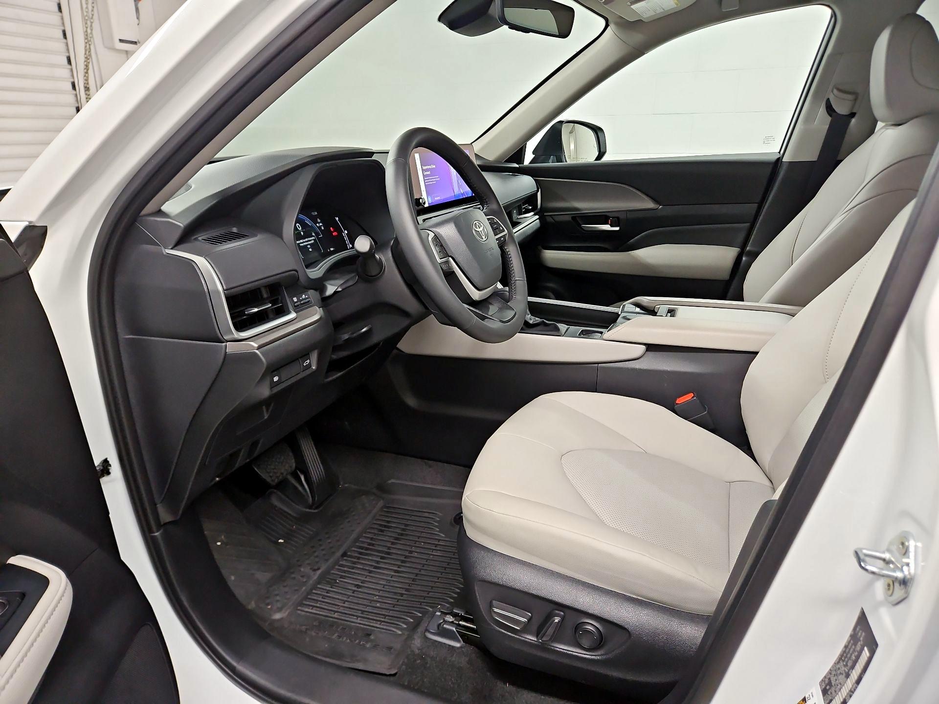 Thumbnail: 2026 Toyota Highlander - 11