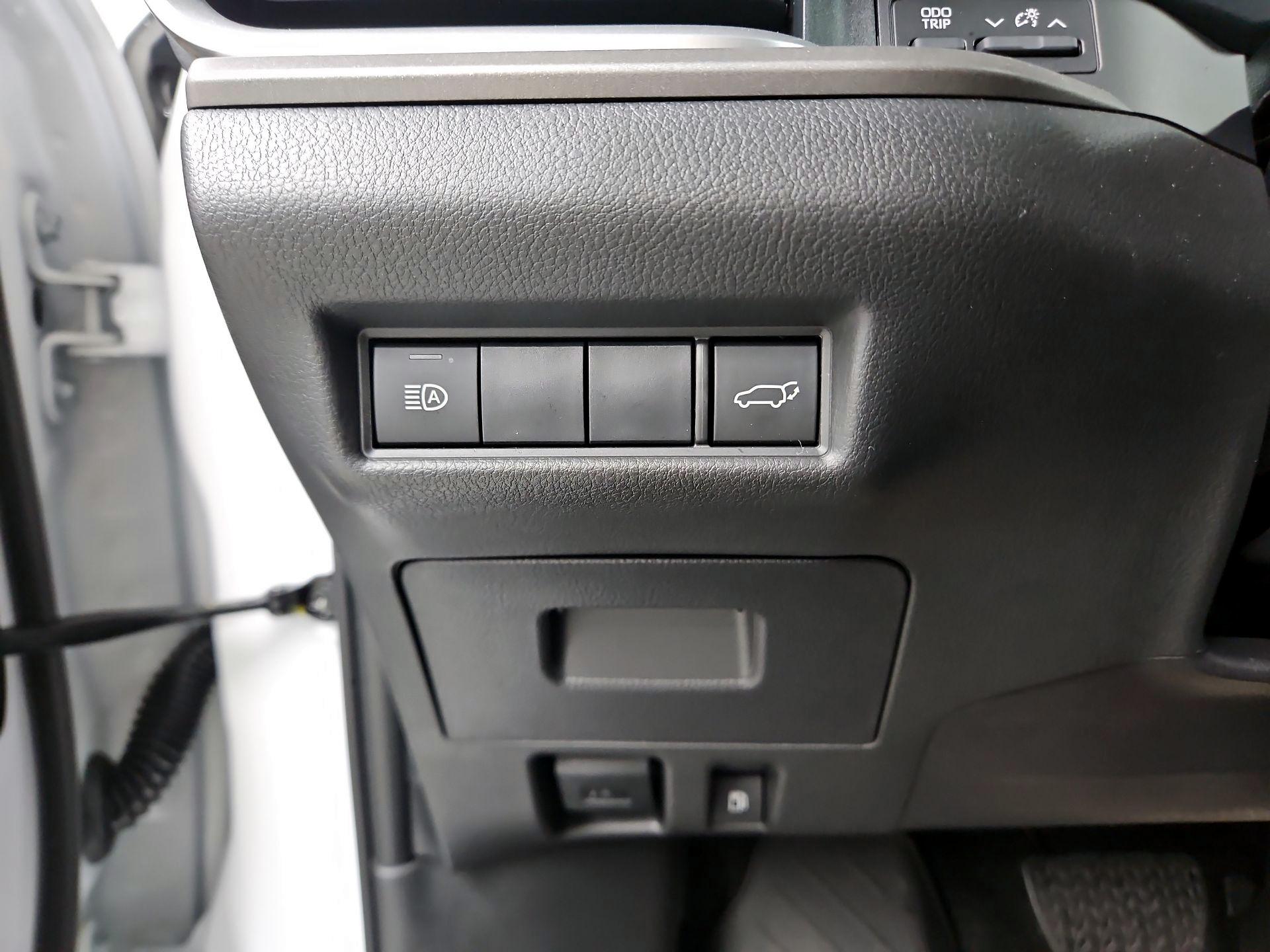 Thumbnail: 2026 Toyota Highlander - 13