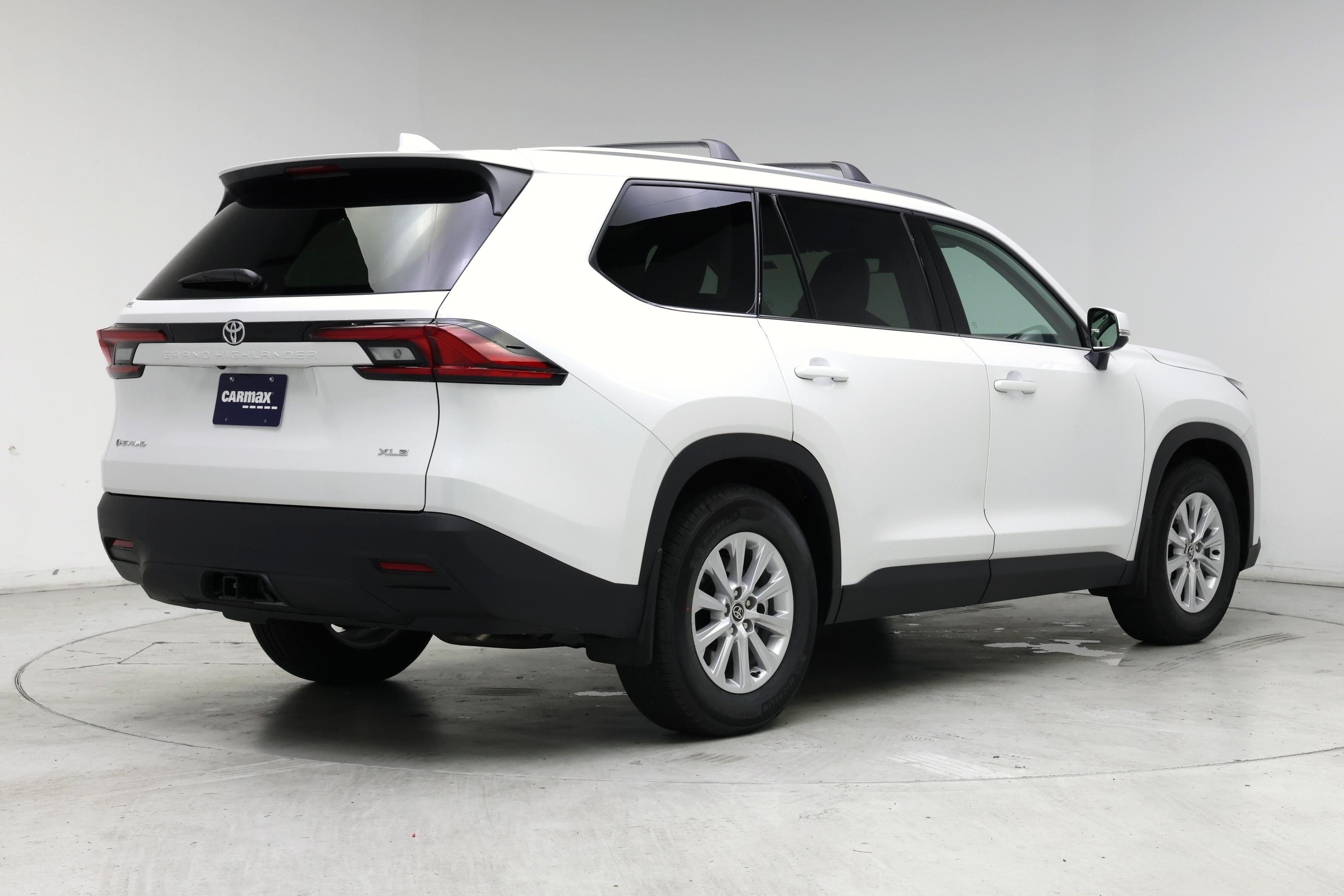 Thumbnail: 2026 Toyota Highlander - 8