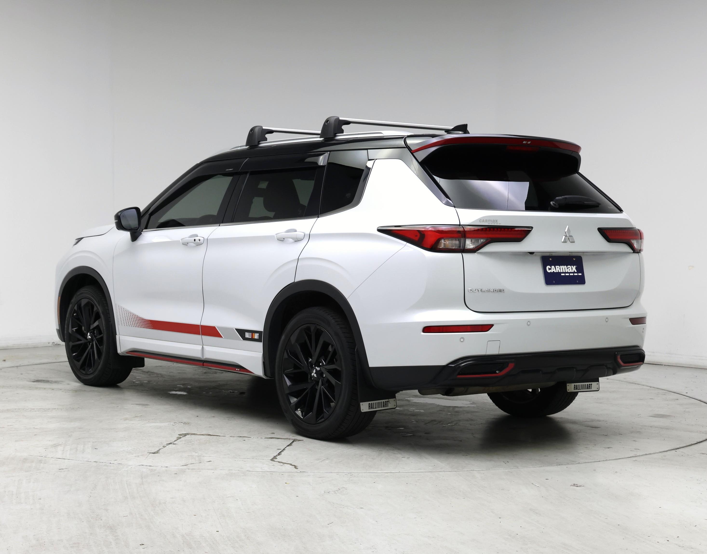 Thumbnail: 2024 Mitsubishi Outlander - 2
