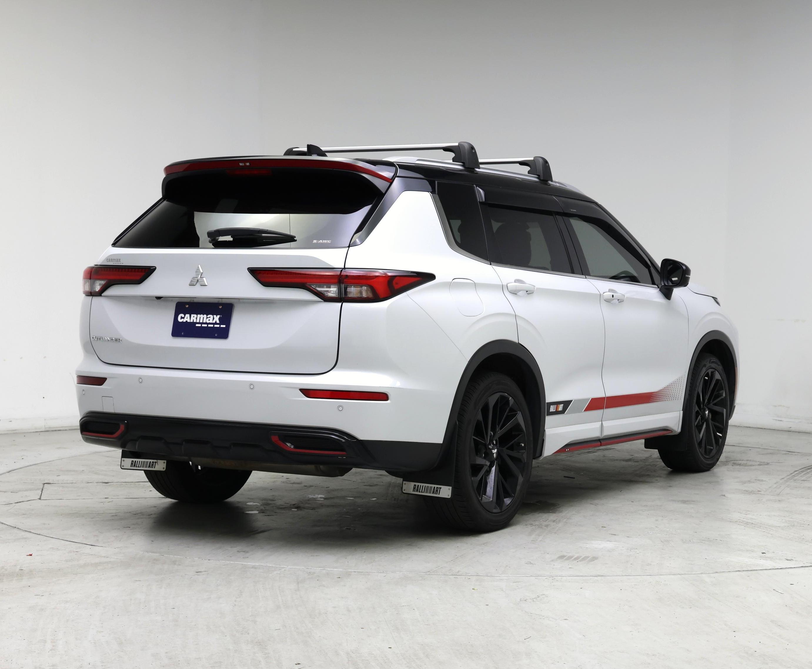 Thumbnail: 2024 Mitsubishi Outlander - 8