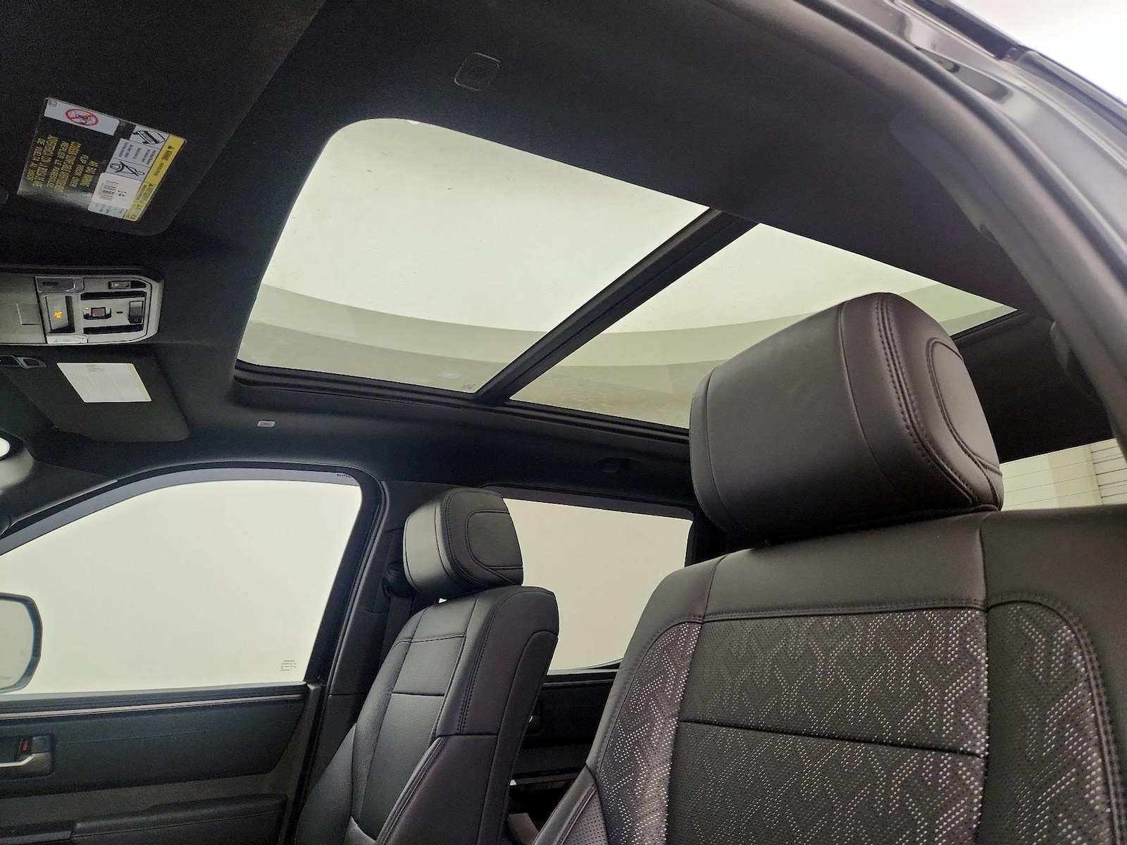 2025 Toyota Tundra Limited - Photo 21