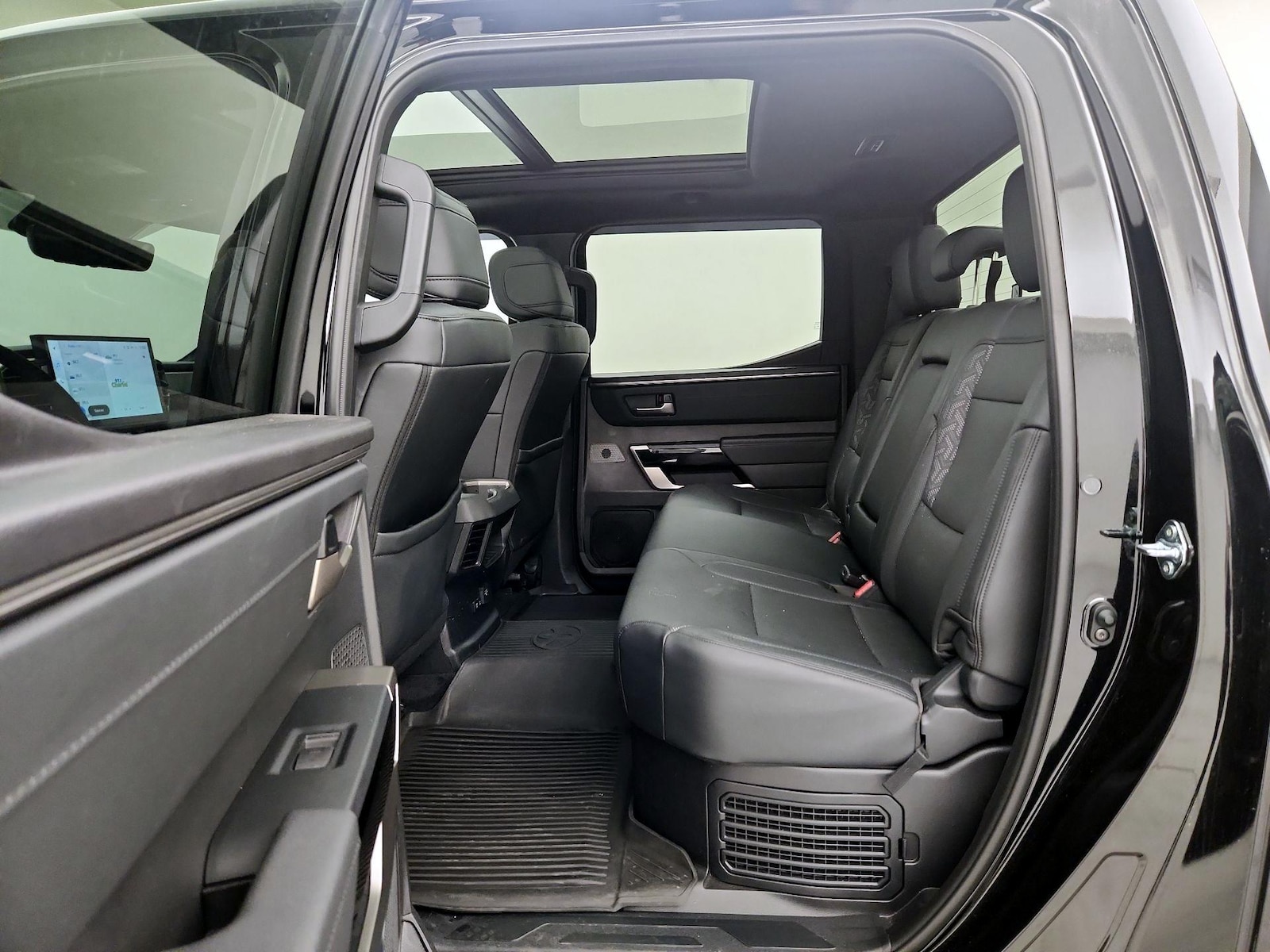 2025 Toyota Tundra Limited - Photo 22