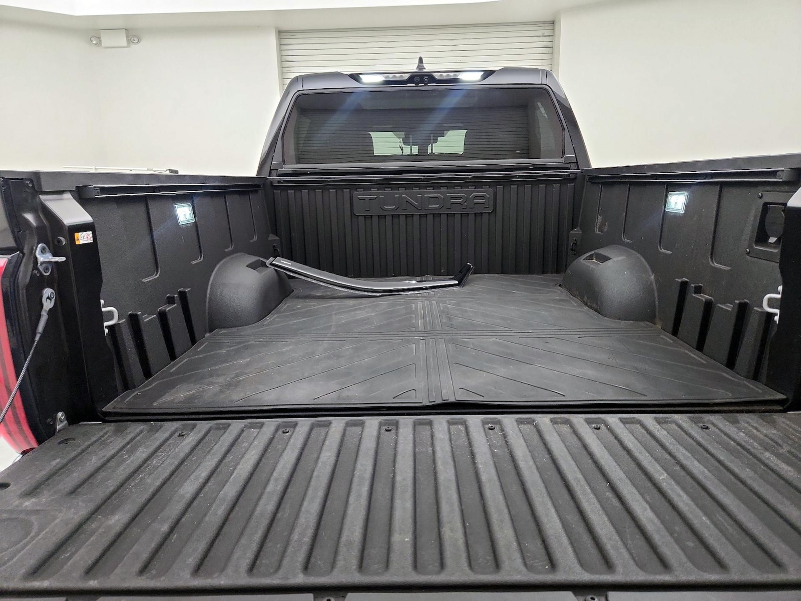 2025 Toyota Tundra Limited - Photo 23