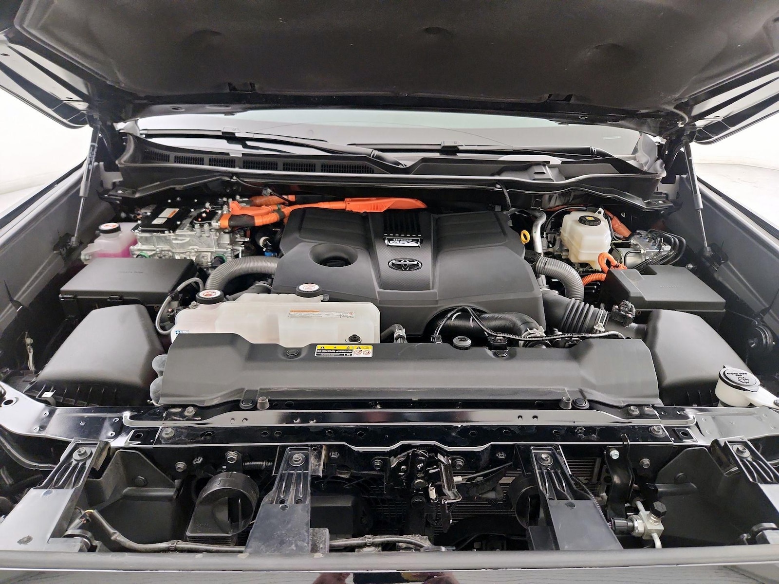 2025 Toyota Tundra Limited - Photo 24