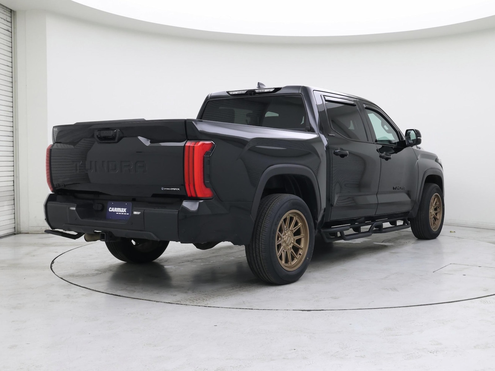 2025 Toyota Tundra Limited - Photo 9