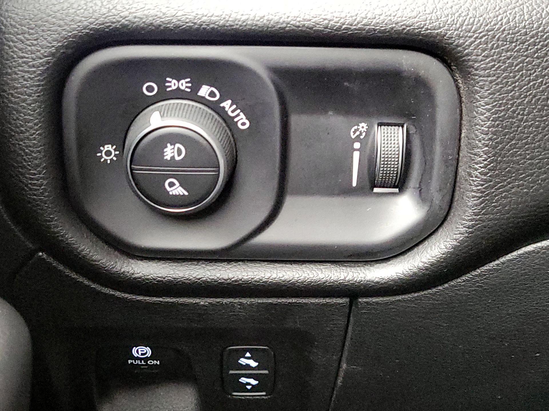 Thumbnail: 2025 RAM 1500 - 13