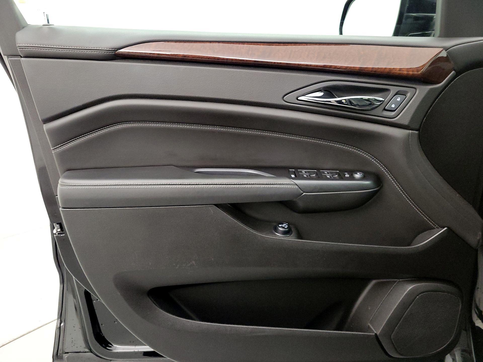 Thumbnail: 2016 Cadillac SRX - 12