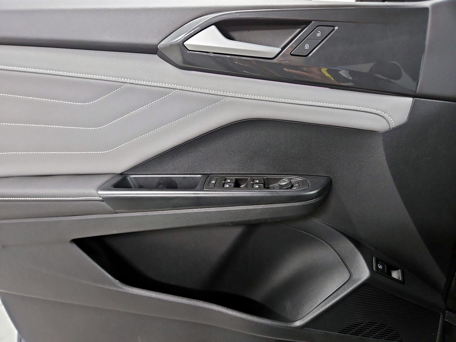 Thumbnail: 2024 Volkswagen Taos - 12