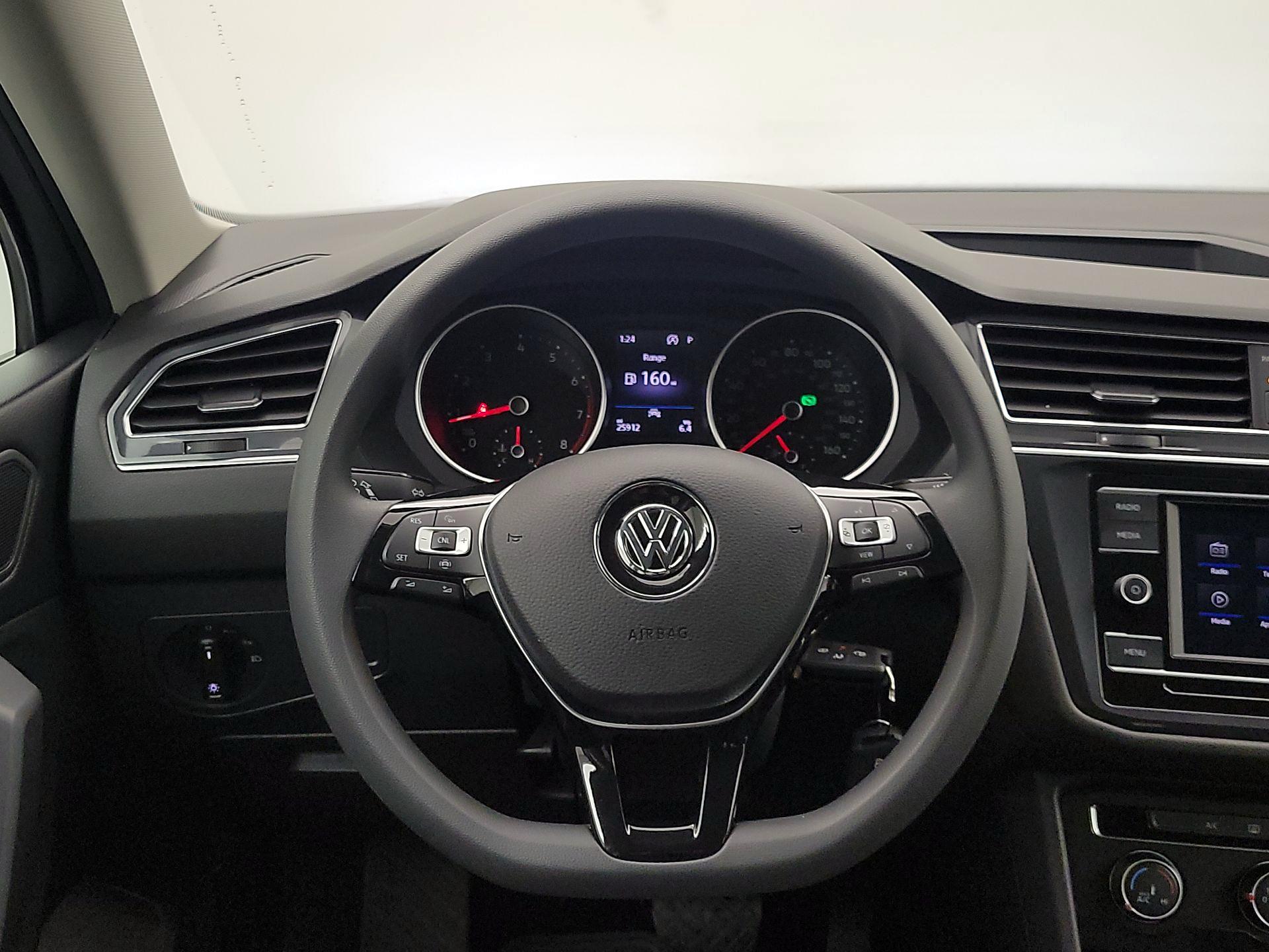 Thumbnail: 2020 Volkswagen Tiguan - 10