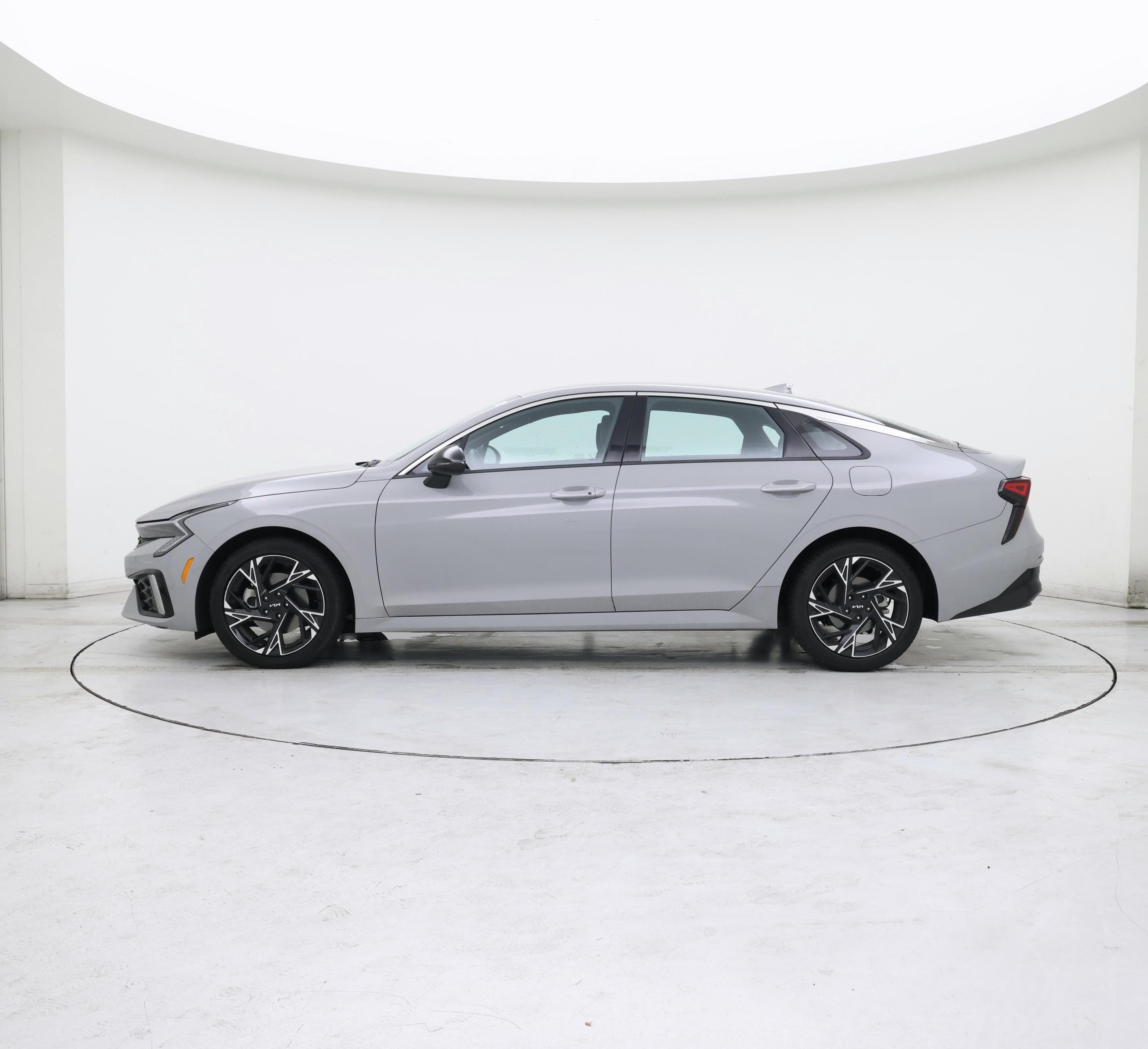 Thumbnail: 2025 Kia K5 - 3