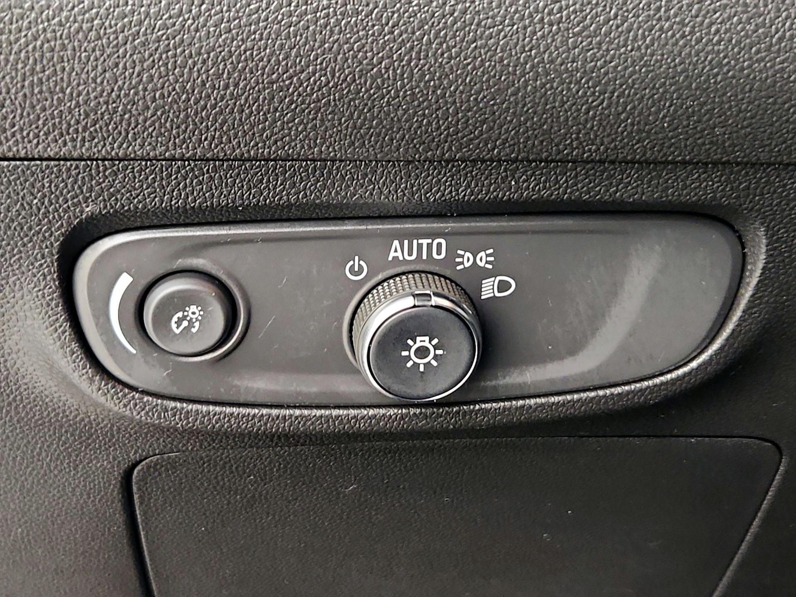 2025 Buick Encore GX Sport Touring - Photo 14