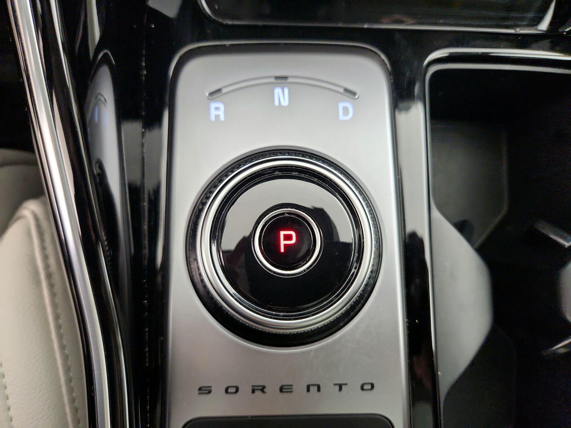 Thumbnail: 2023 Kia Sorento - 18