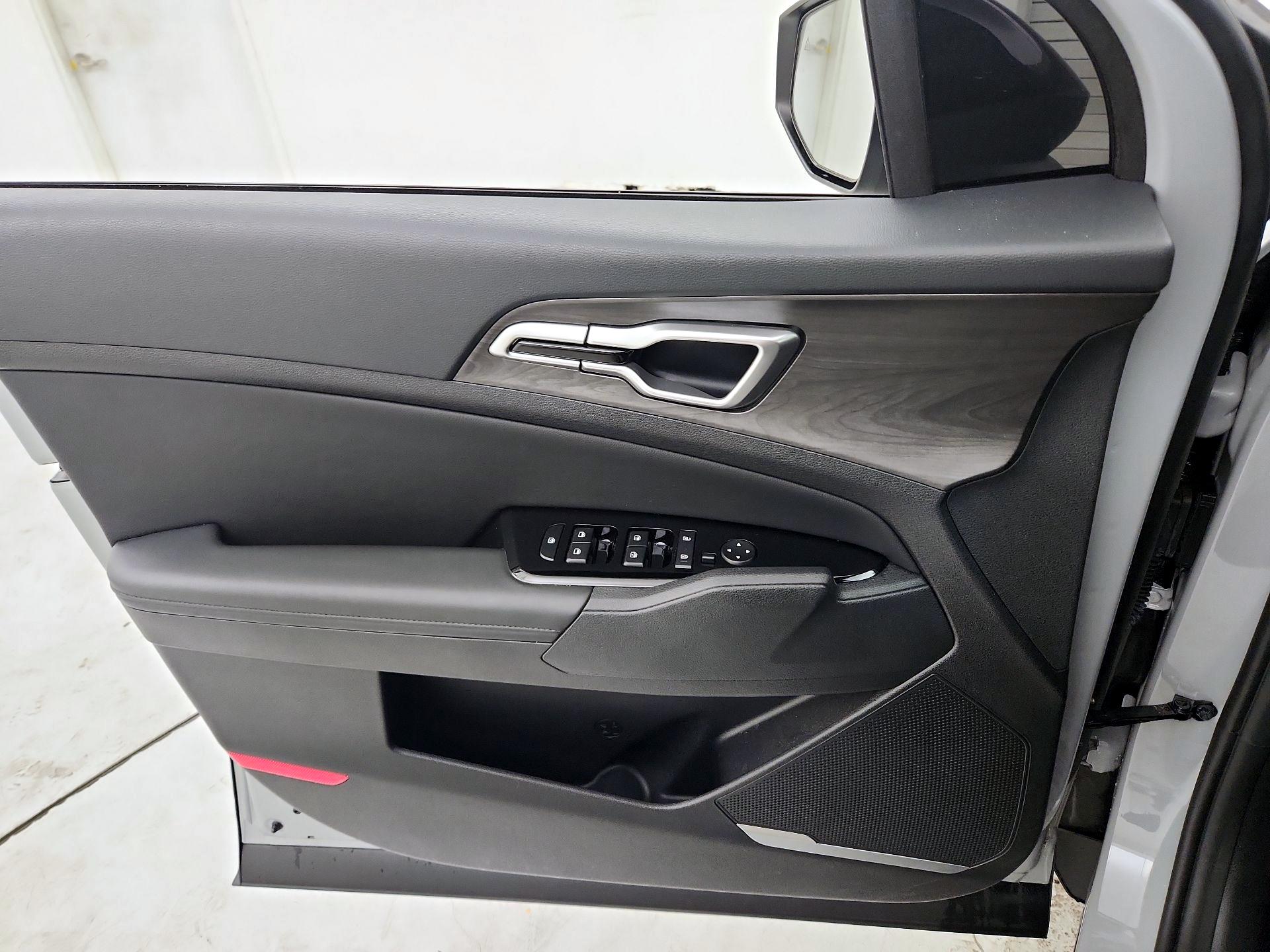 Thumbnail: 2025 Kia Sportage - 12