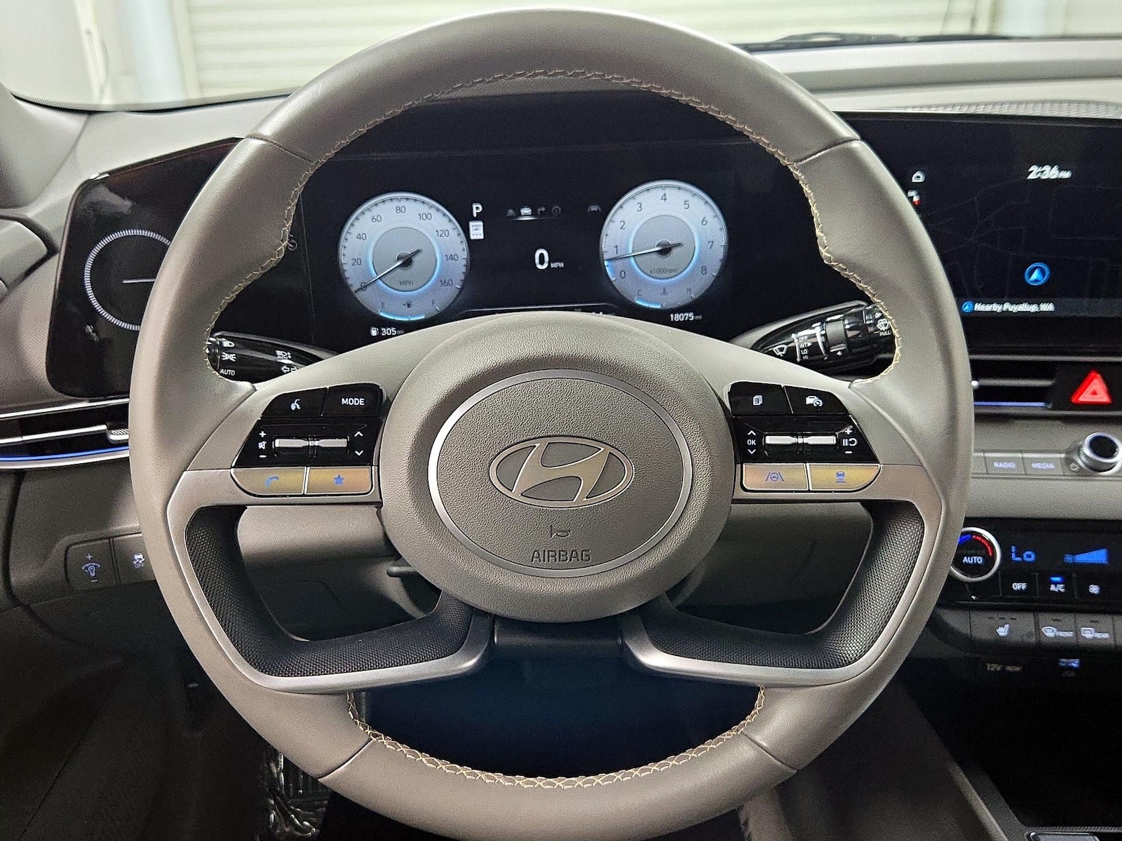 2025 Hyundai Elantra SEL - Photo 11