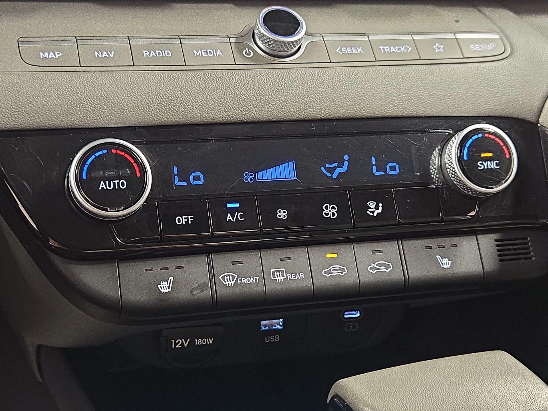 Thumbnail: 2025 Hyundai Elantra - 17