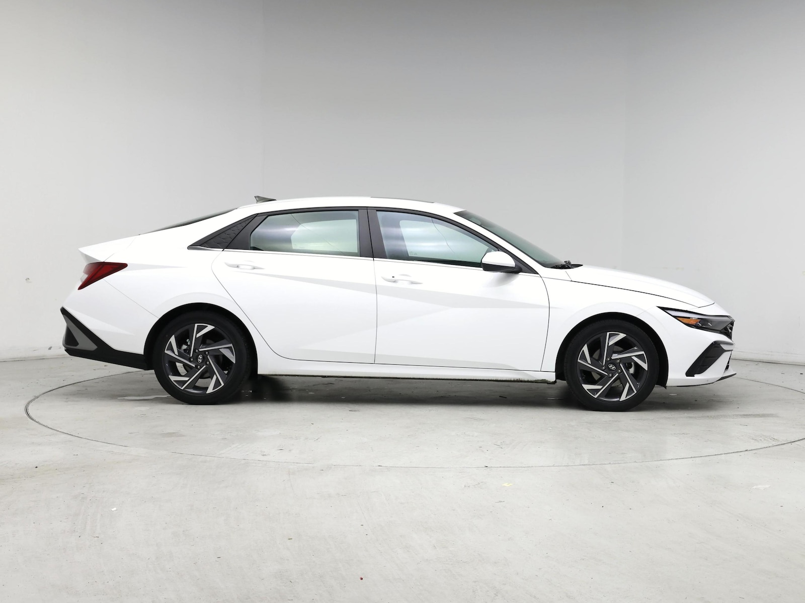 2025 Hyundai Elantra SEL - Photo 8