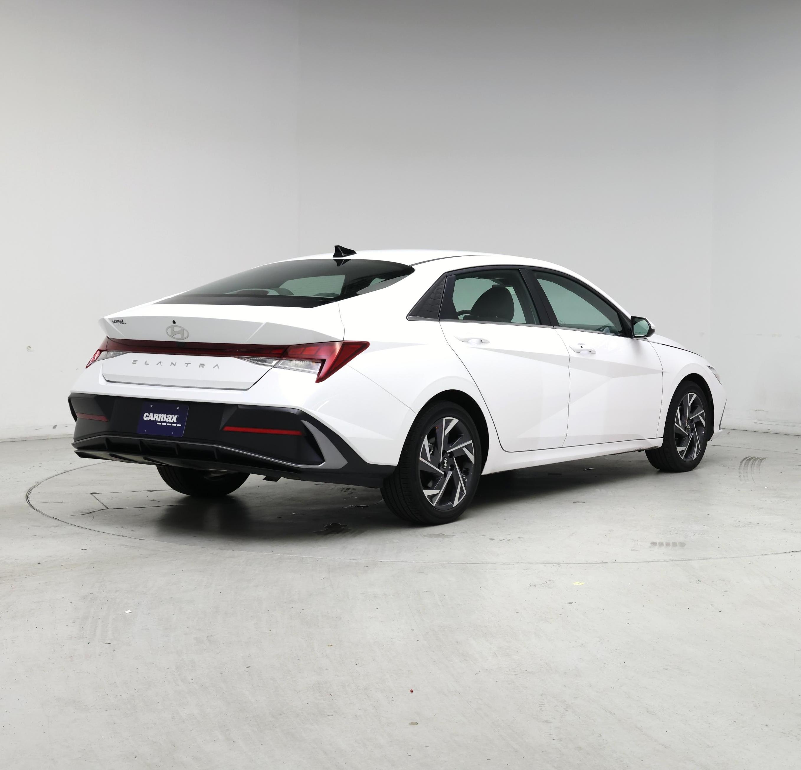 Thumbnail: 2025 Hyundai Elantra - 8