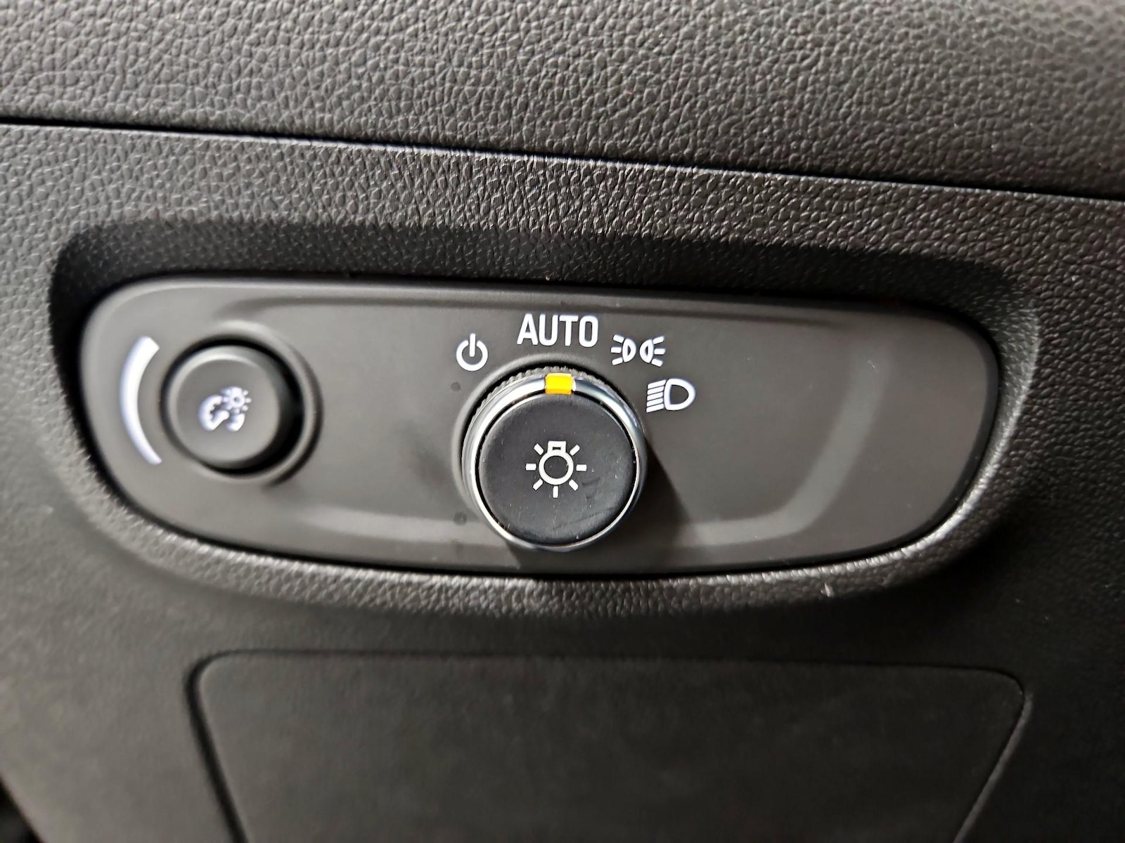 2025 Buick Encore GX Preferred - Photo 14