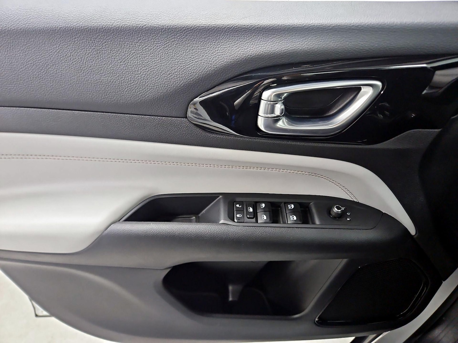 2025 Jeep Compass Limited - Photo 13