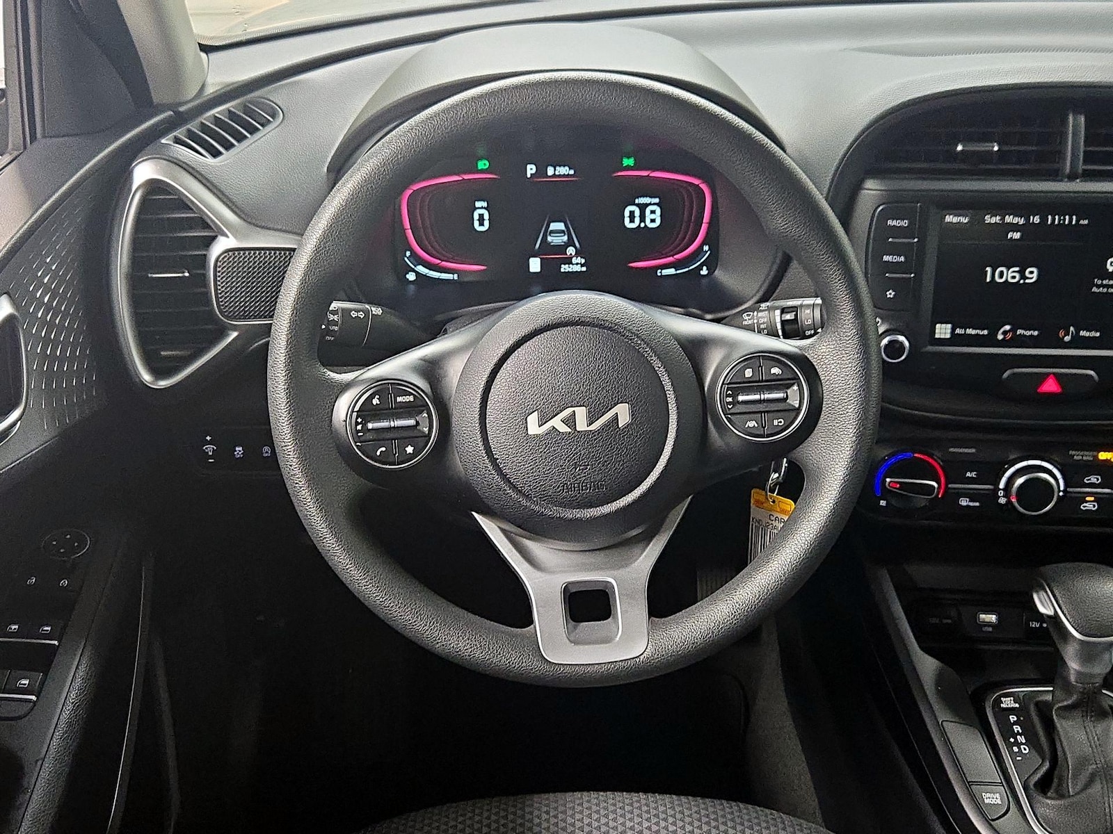 2025 Kia Soul LX - Photo 11