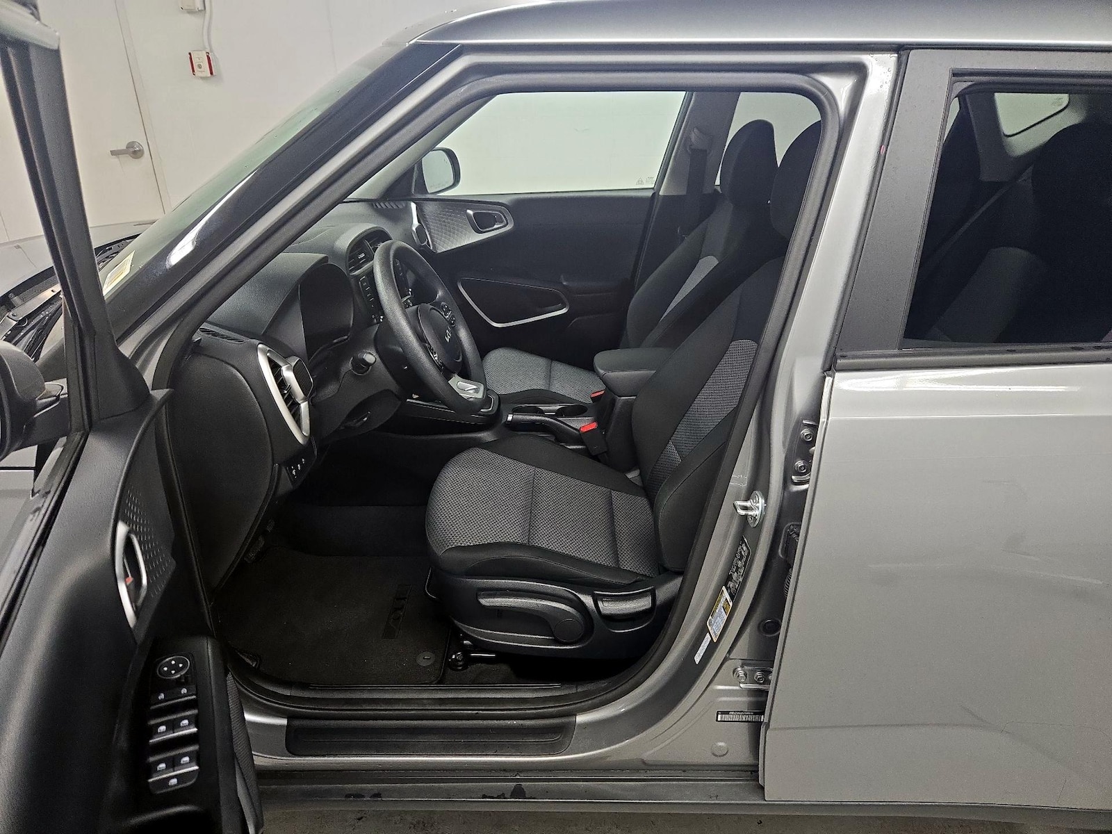 2025 Kia Soul LX - Photo 12